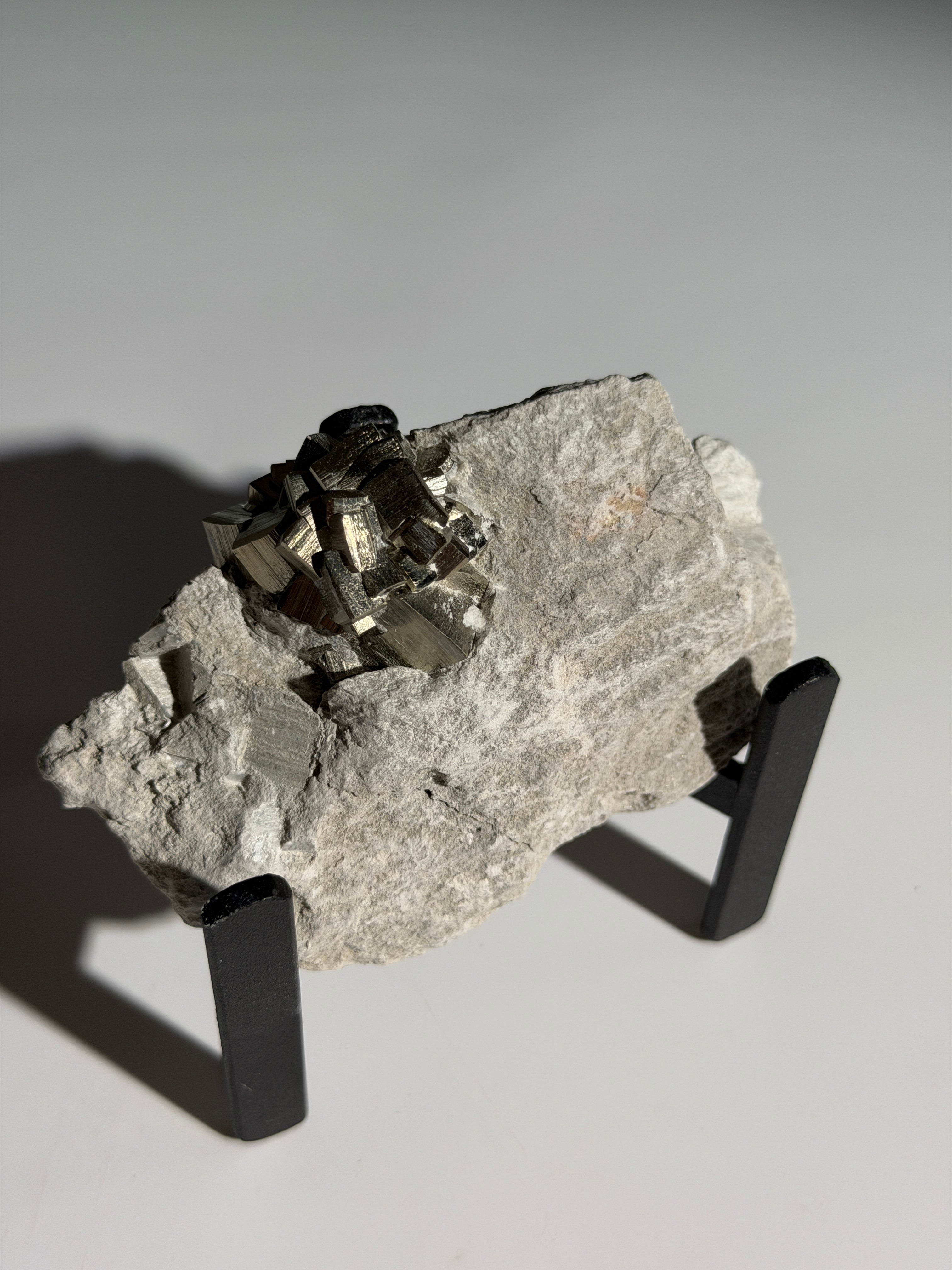 Pyrit auf Matrix | Handmined