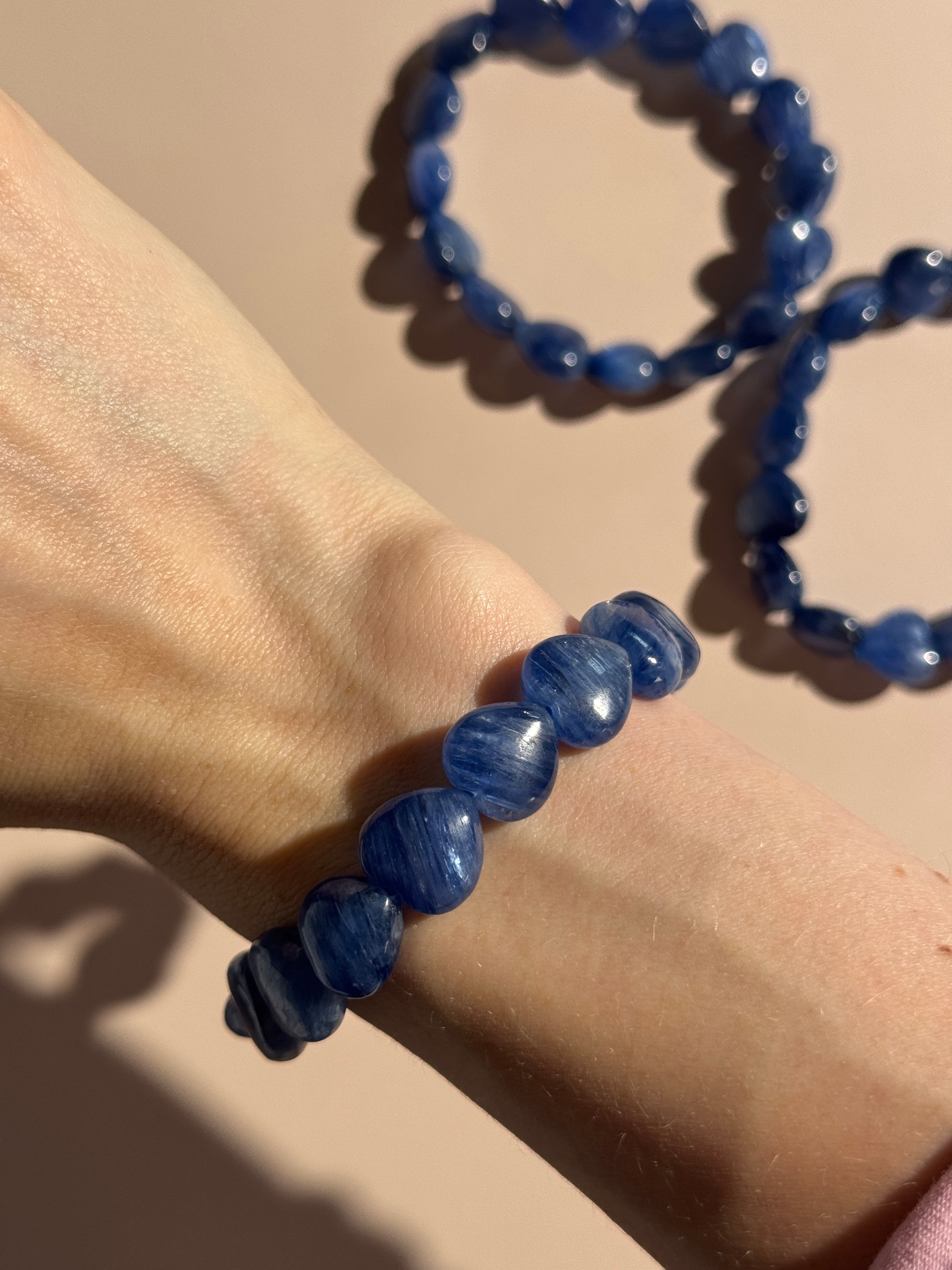 Blauer Kyanit Herzarmbabd