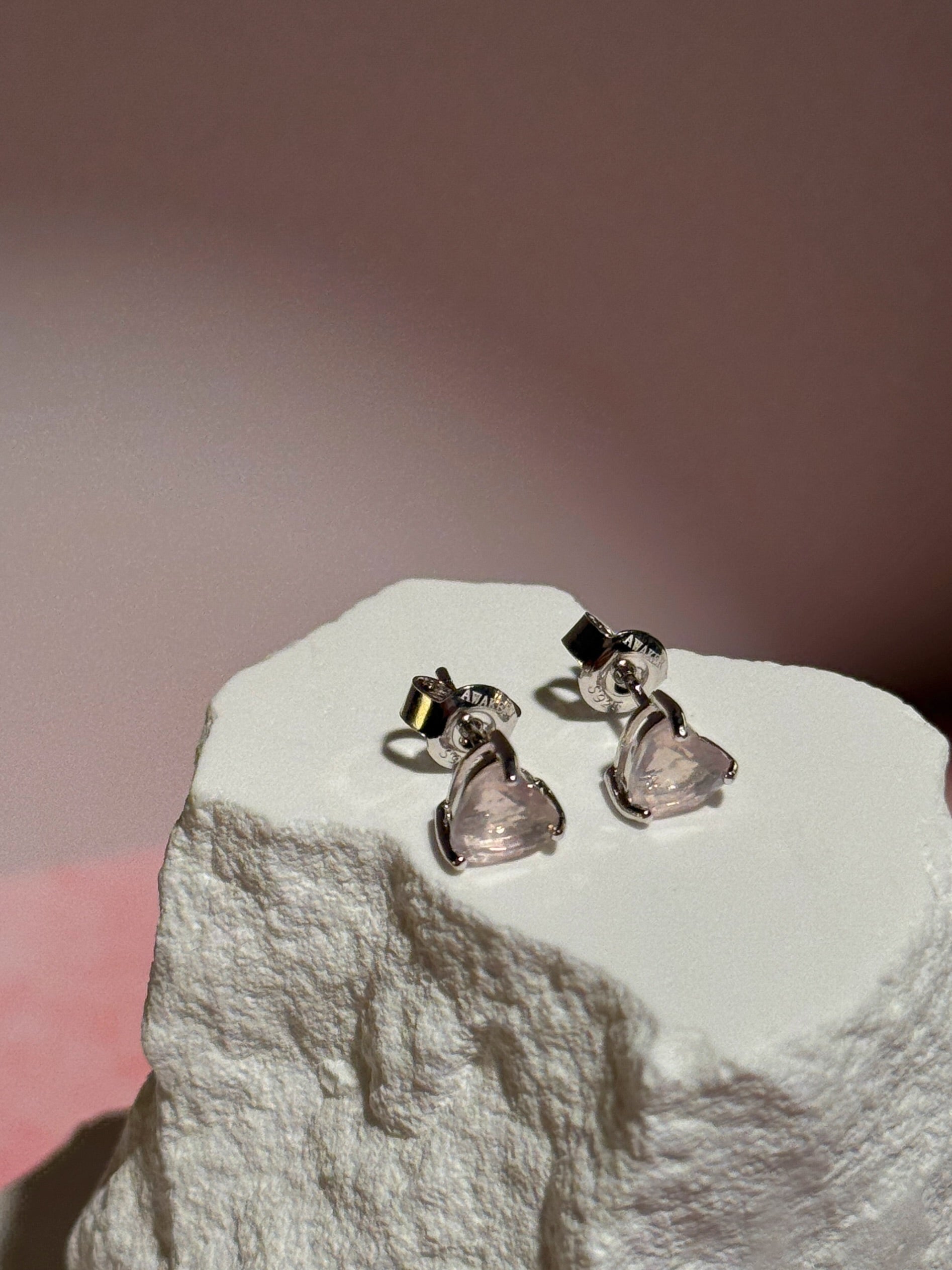 Rosenquarz Ohrstecker „Heart“