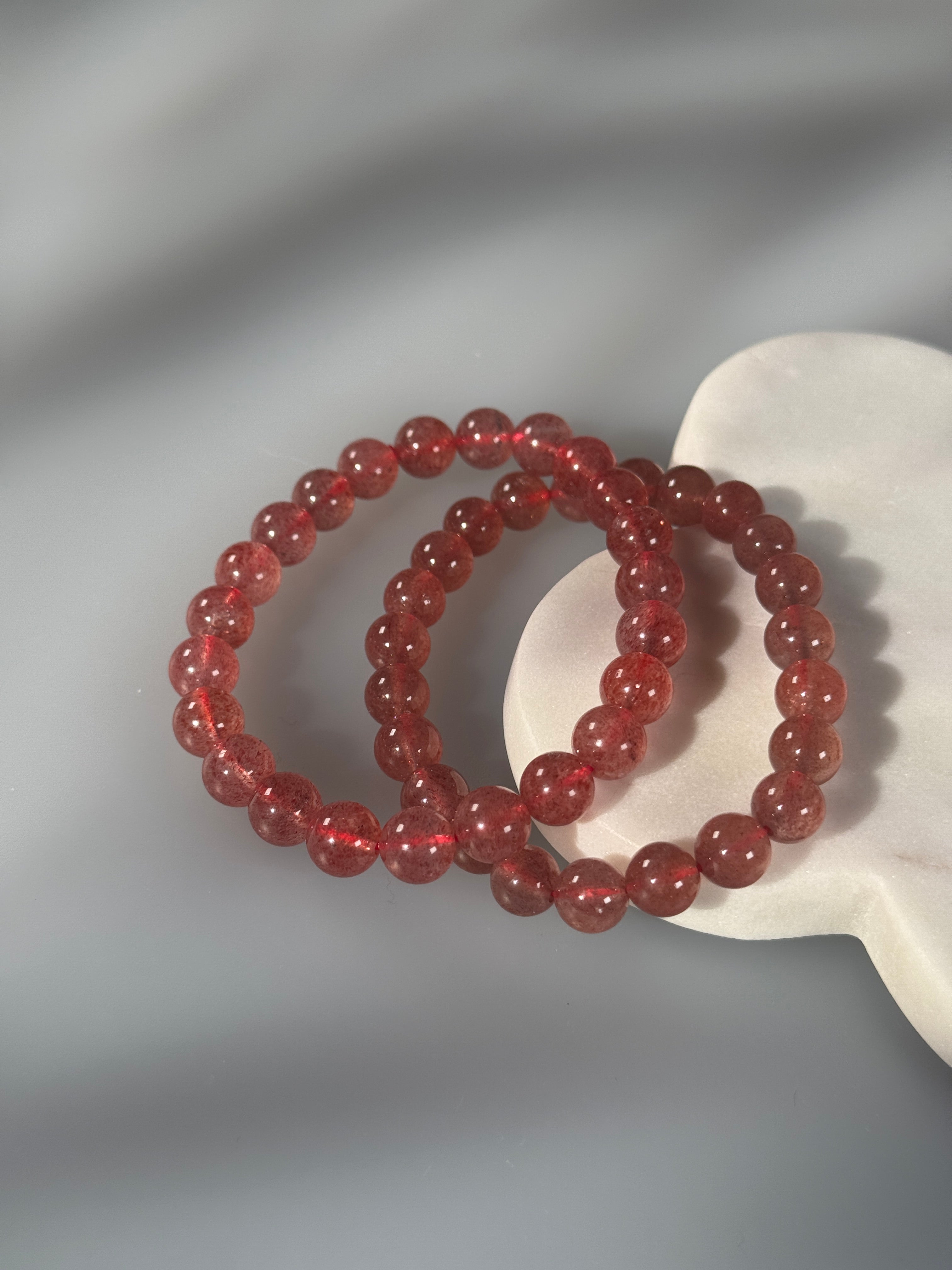 Erdbeerquarz Kugelarmband