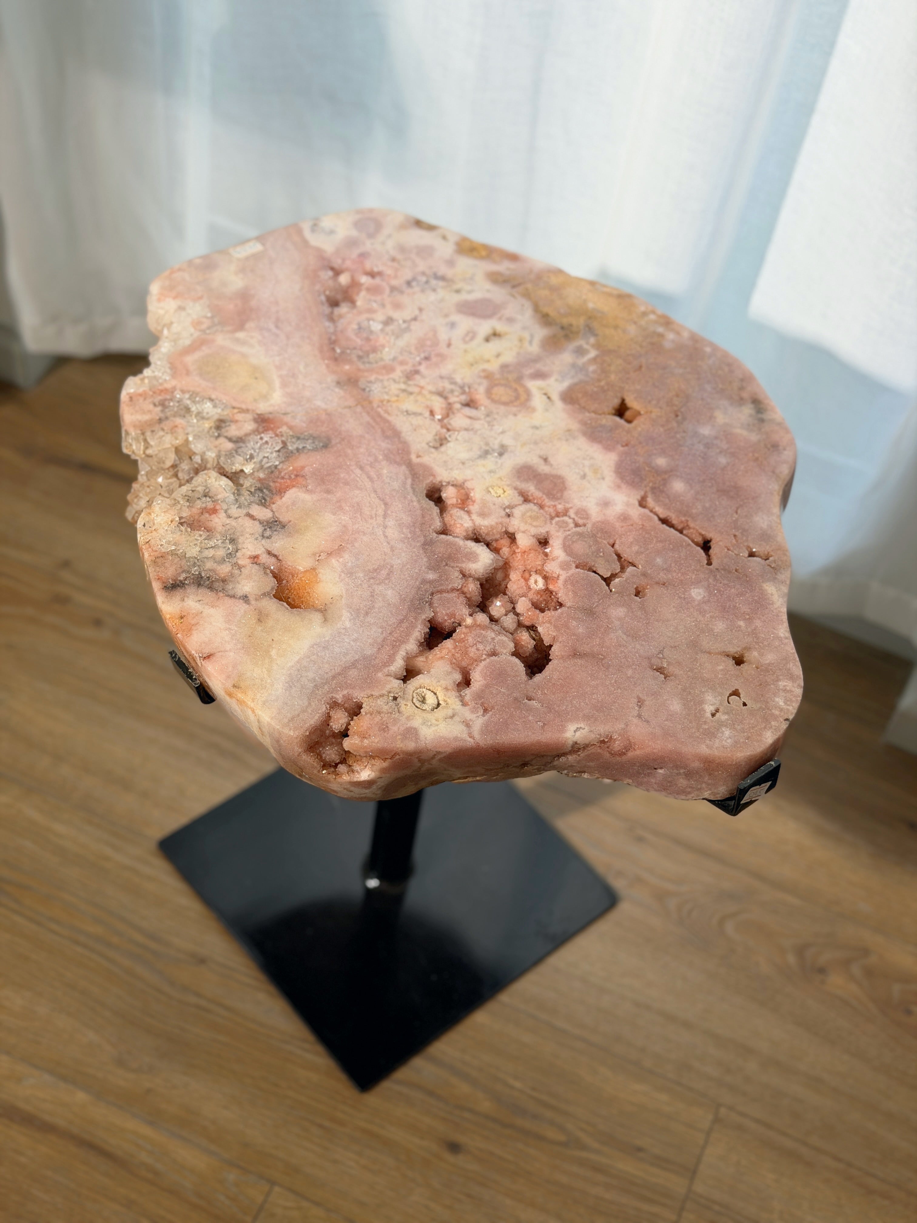 Pink Amethyst Tisch