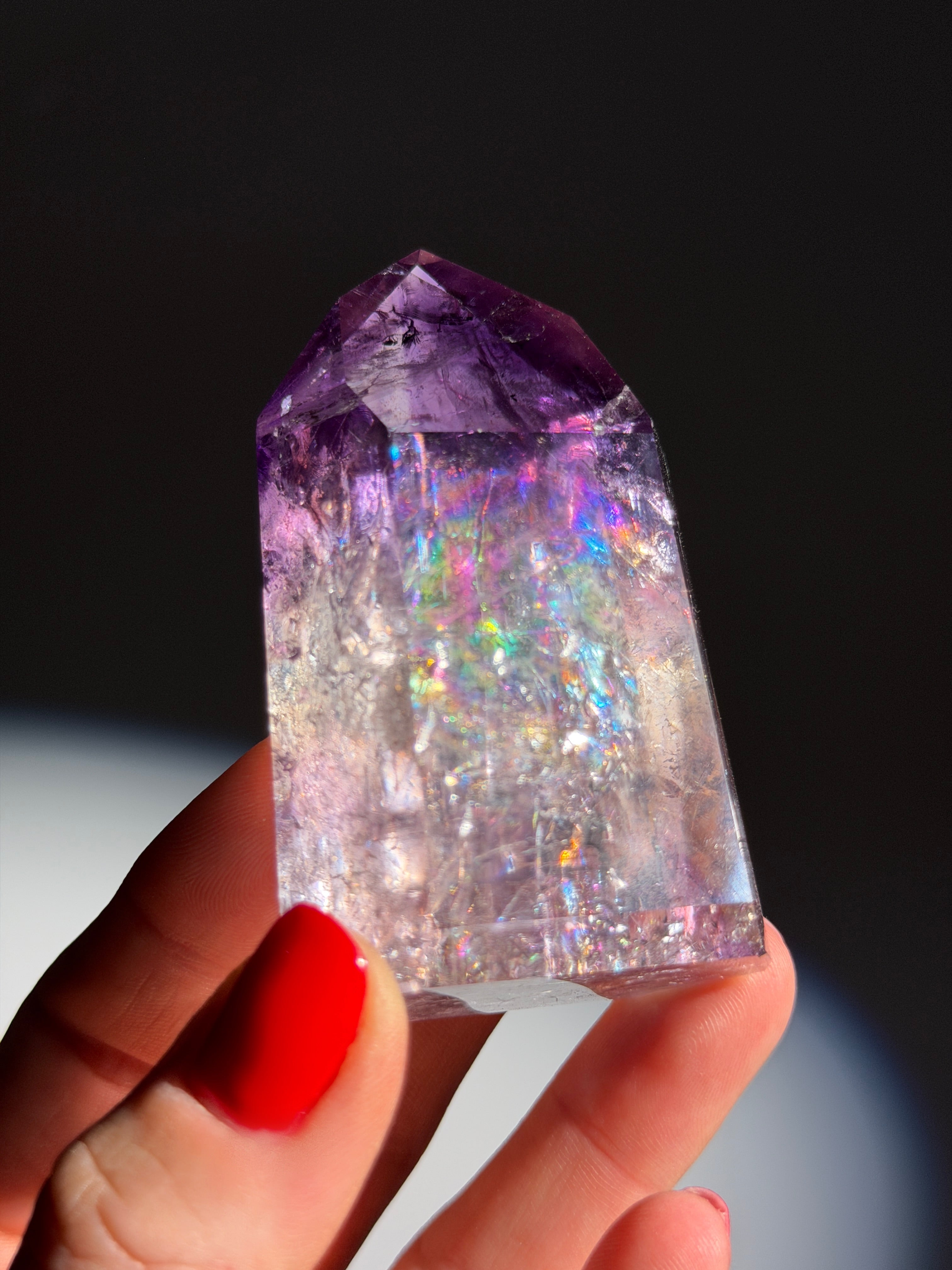 Glassy Amethyst Turm mit Regenbögen