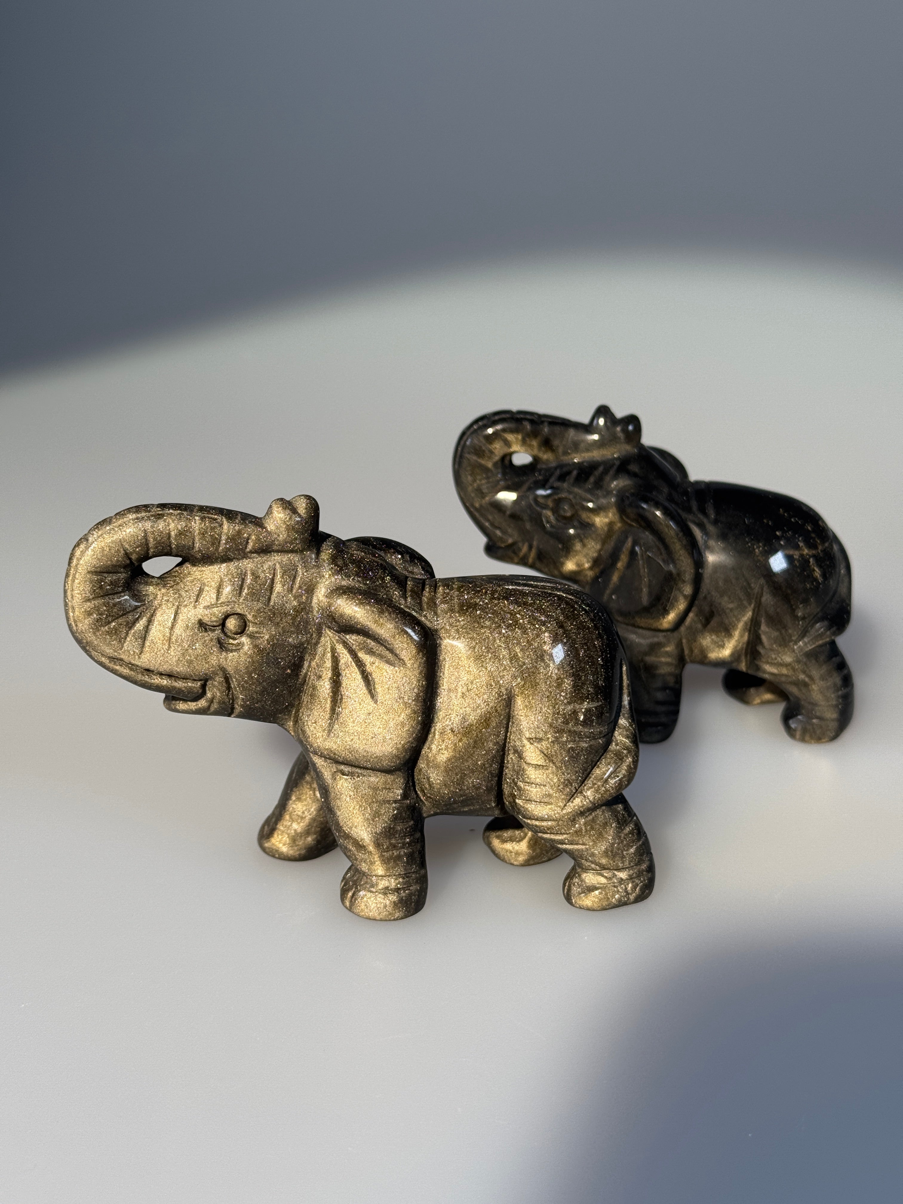 Goldobsidian Elefant