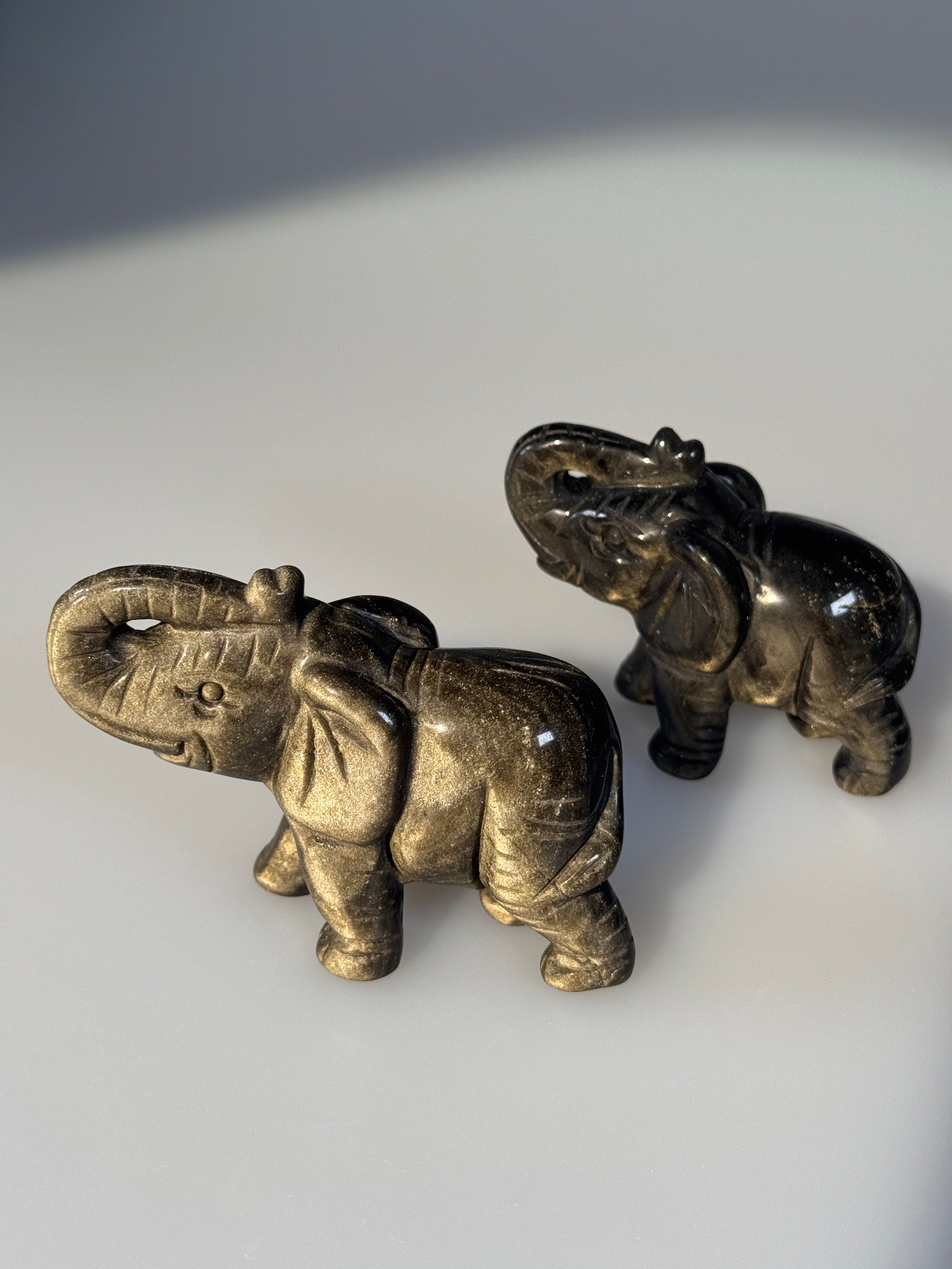 Goldobsidian Elefant