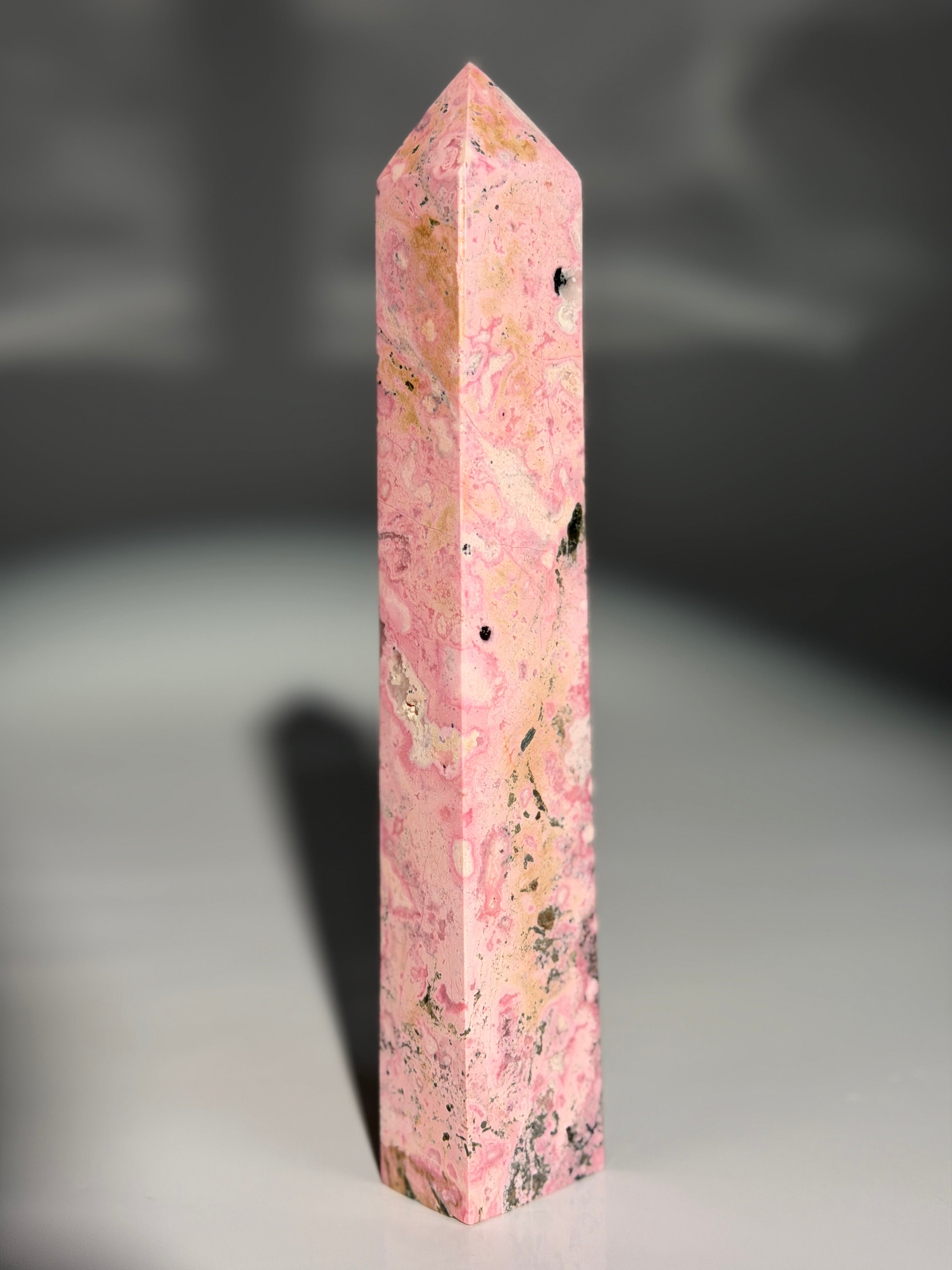 Rhodochrosit Obelisk