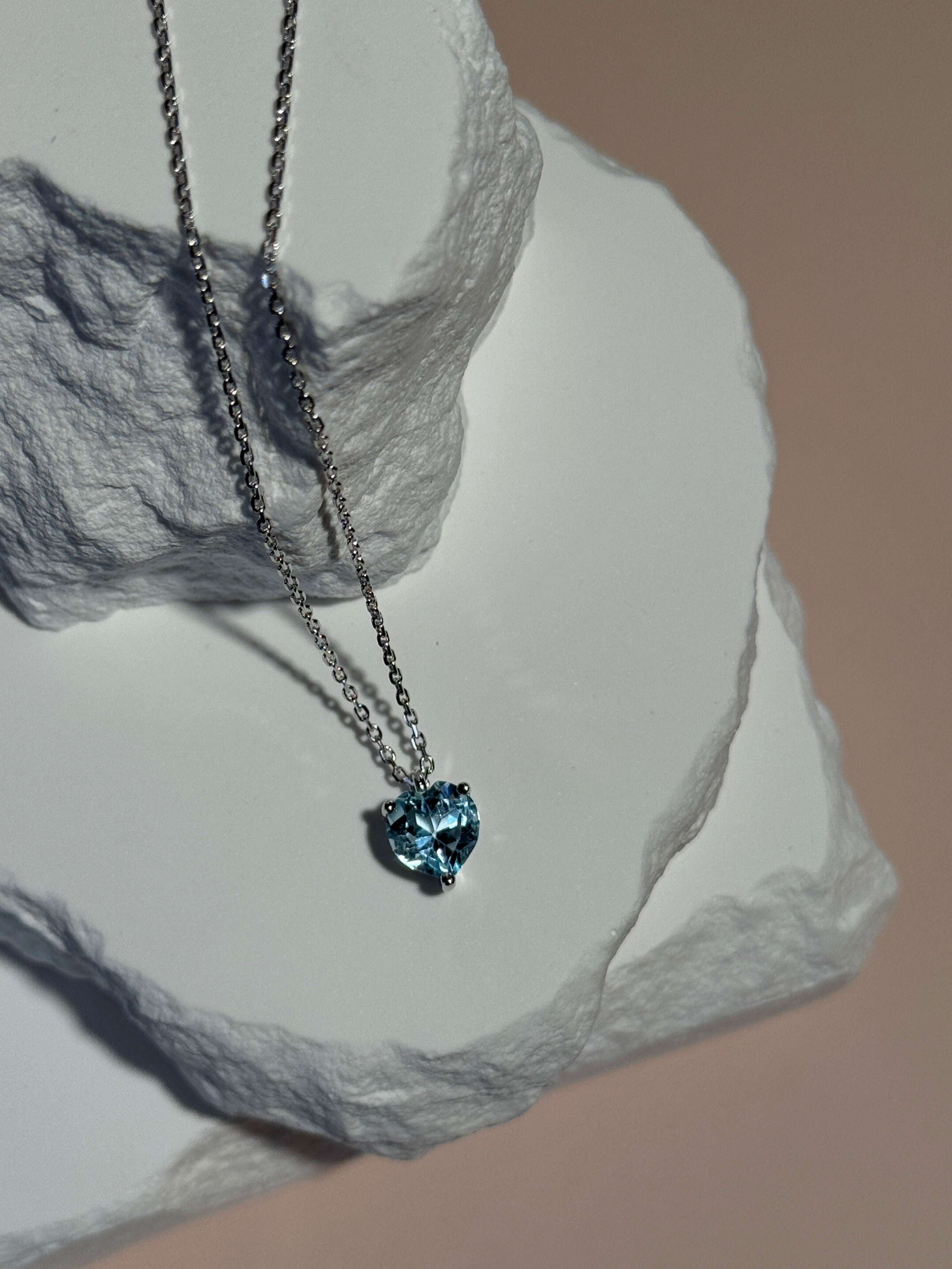Blauer Topas Halskette „Heart“