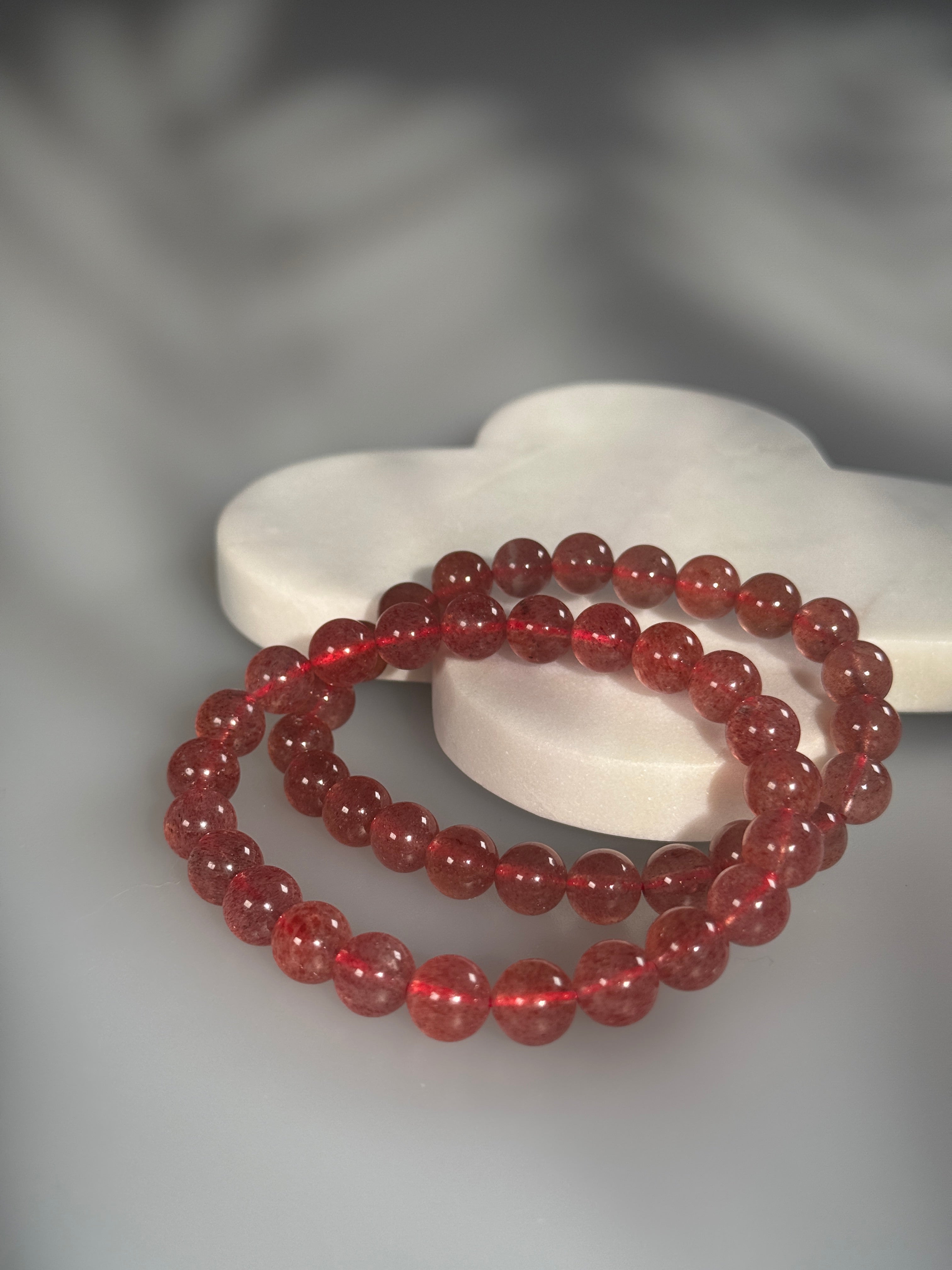 Erdbeerquarz Kugelarmband