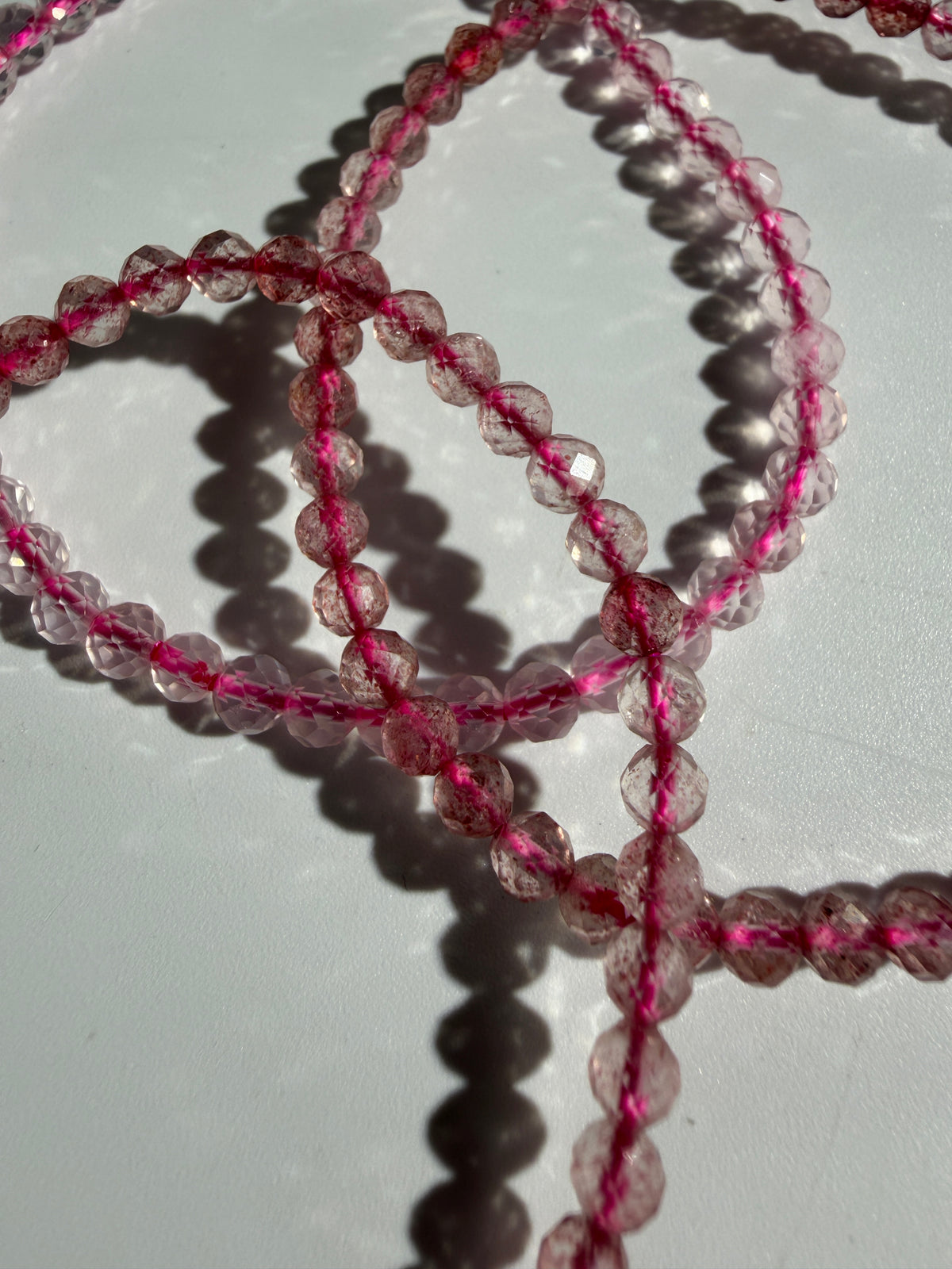 Erdbeerquarz Armband facettiert