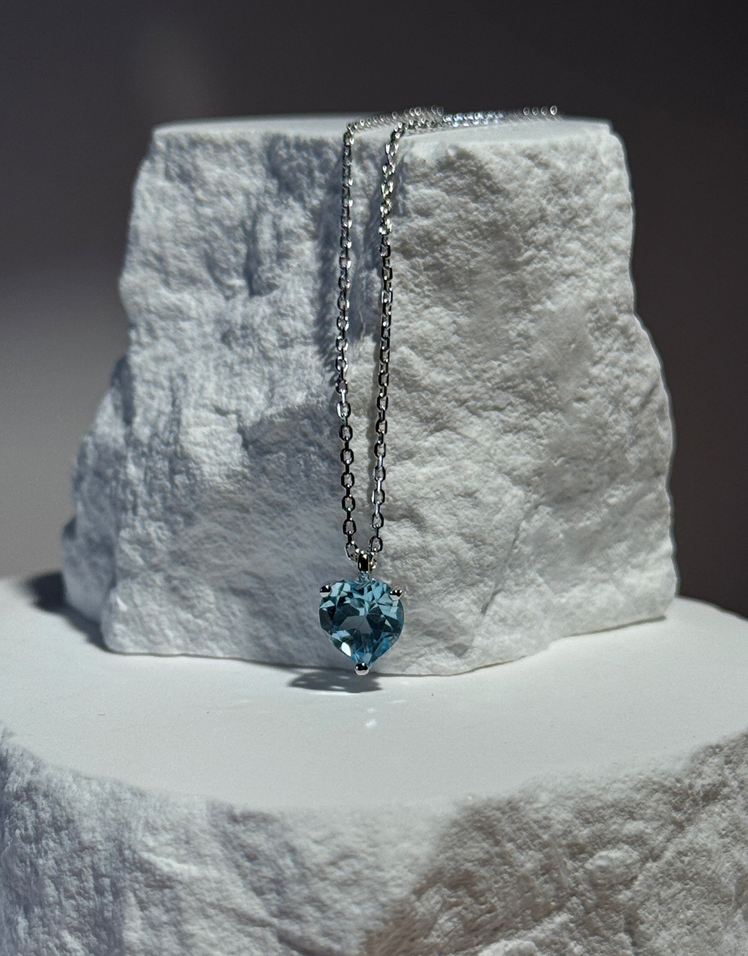 Blauer Topas Halskette „Heart“