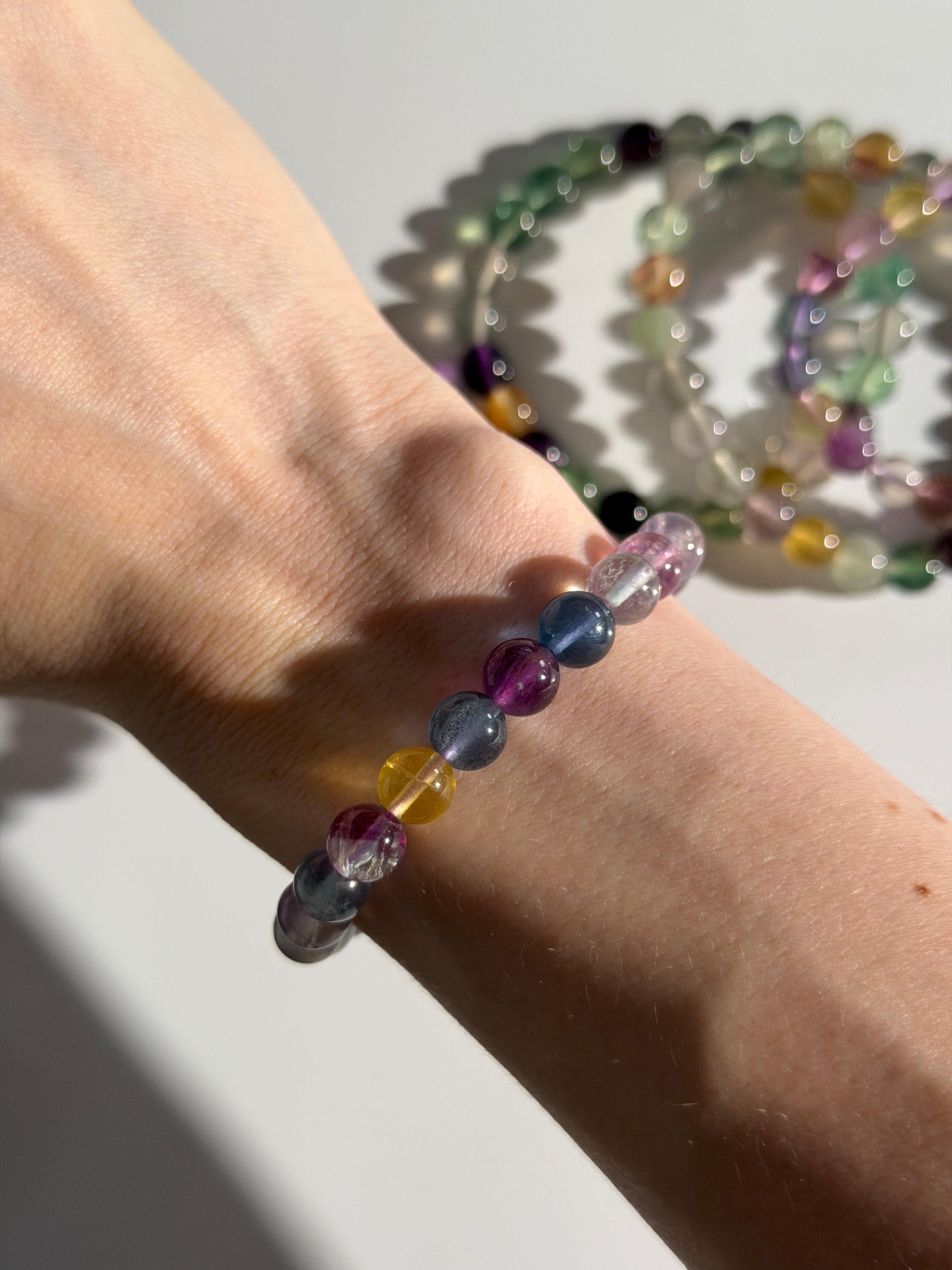 Regenbogenfluorit Kugelarmband