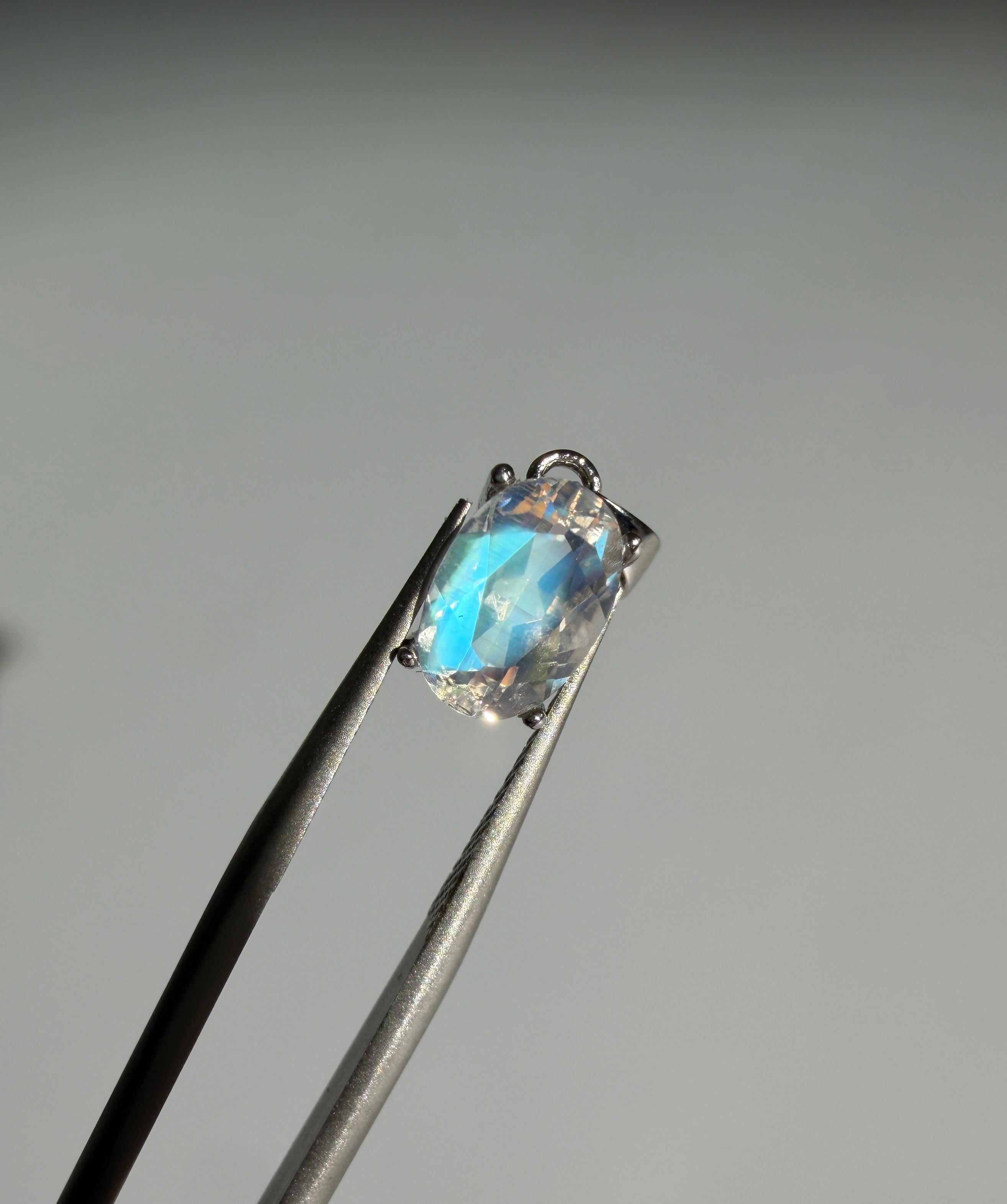 Madagaskar Mondstein Anhänger | Oval | 8
