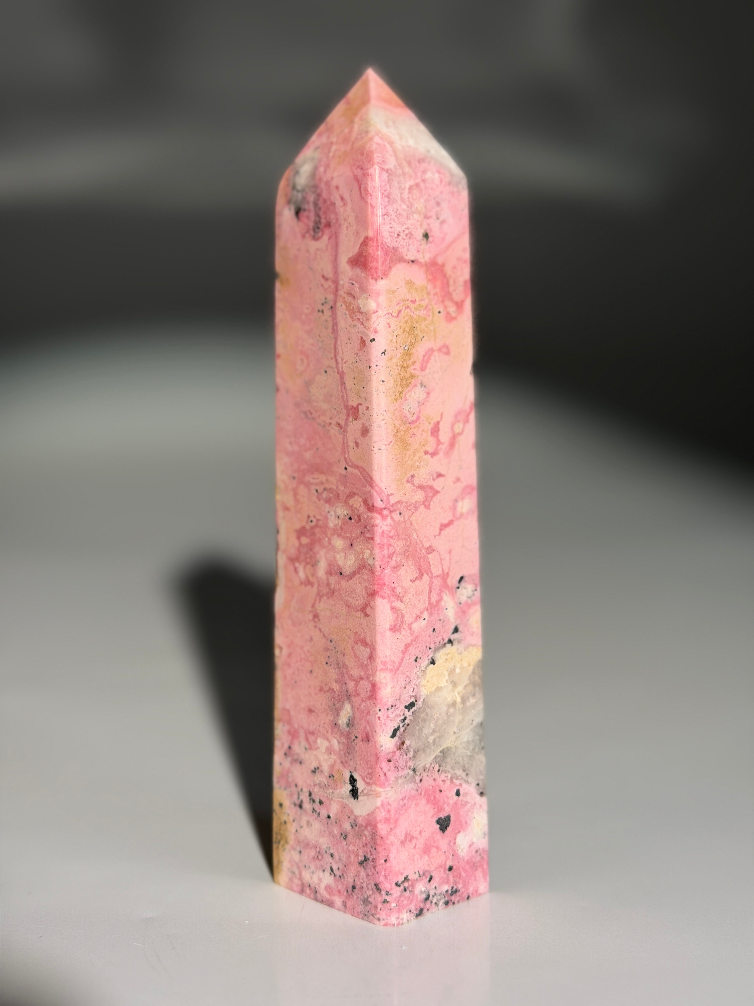 Rhodochrosit Obelisk