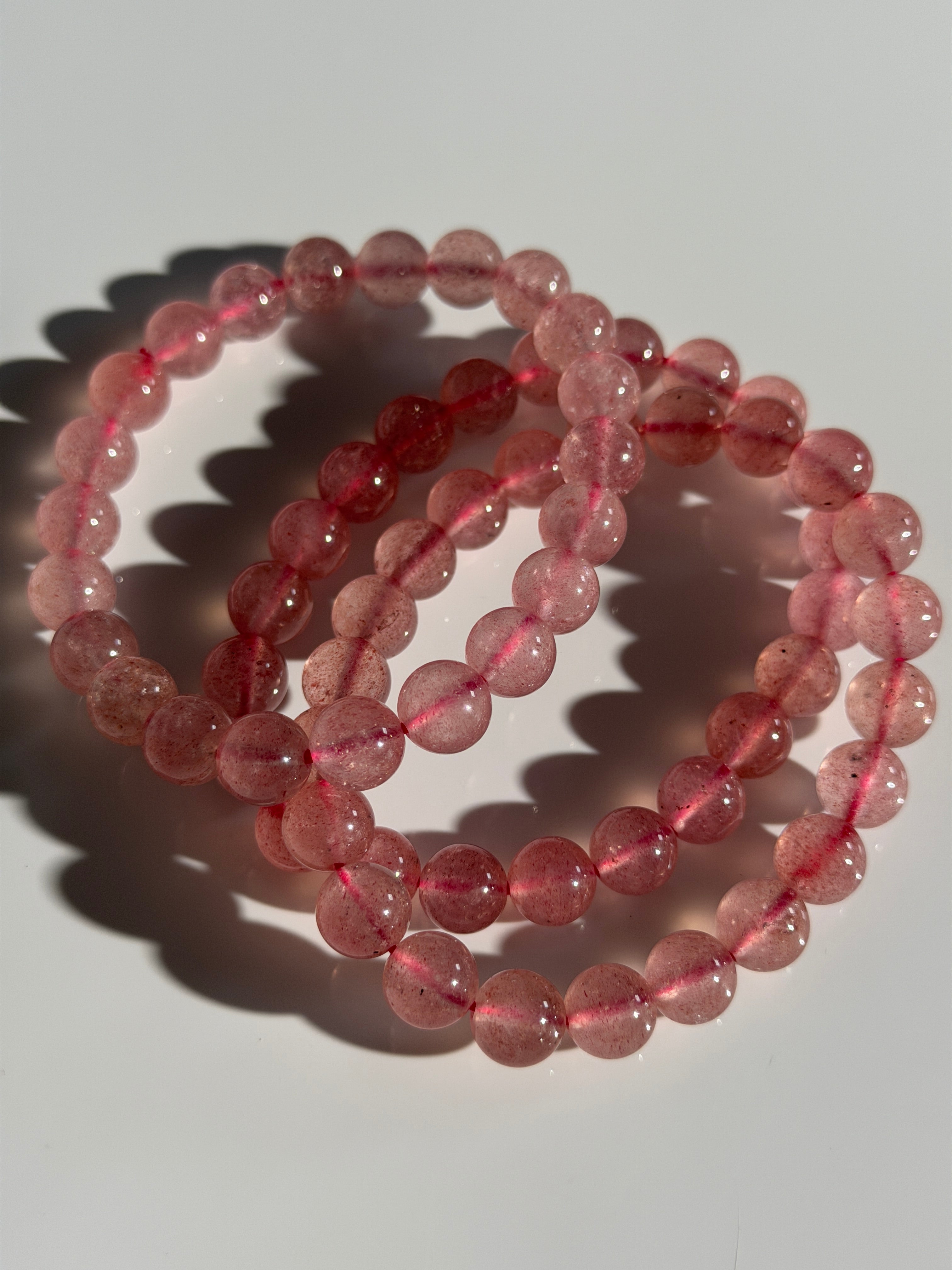 Erdbeerquarz Kugelarmband