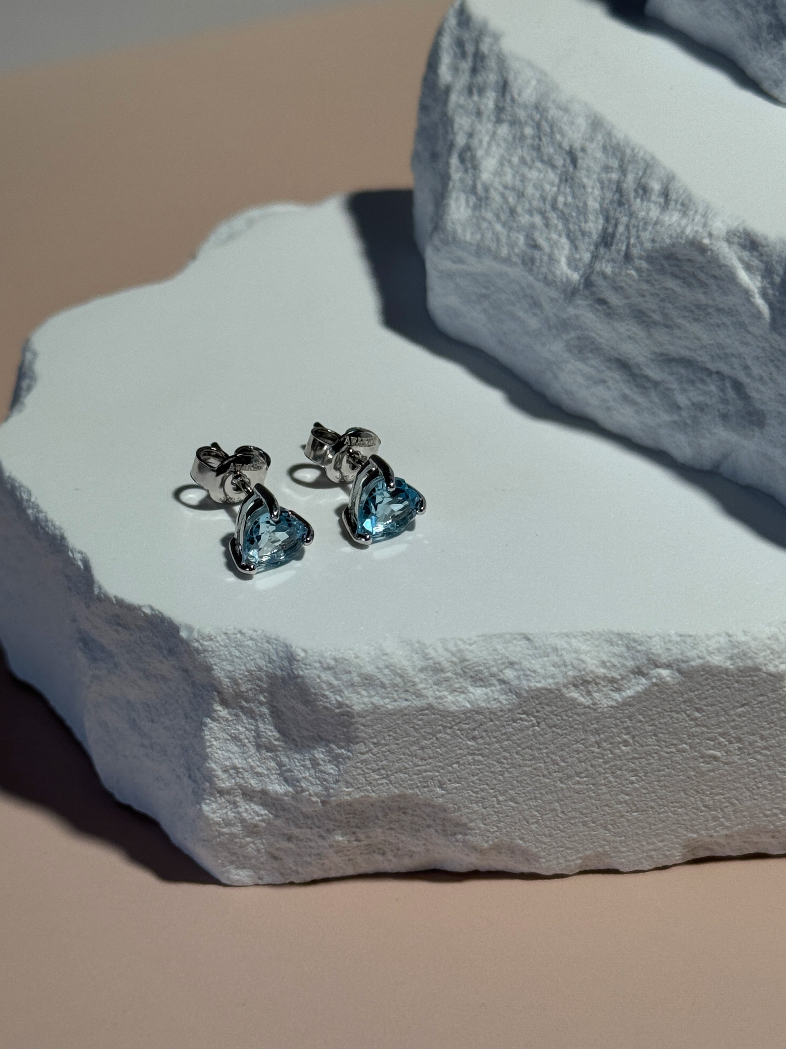 Blauer Topas Ohrstecker „Heart“