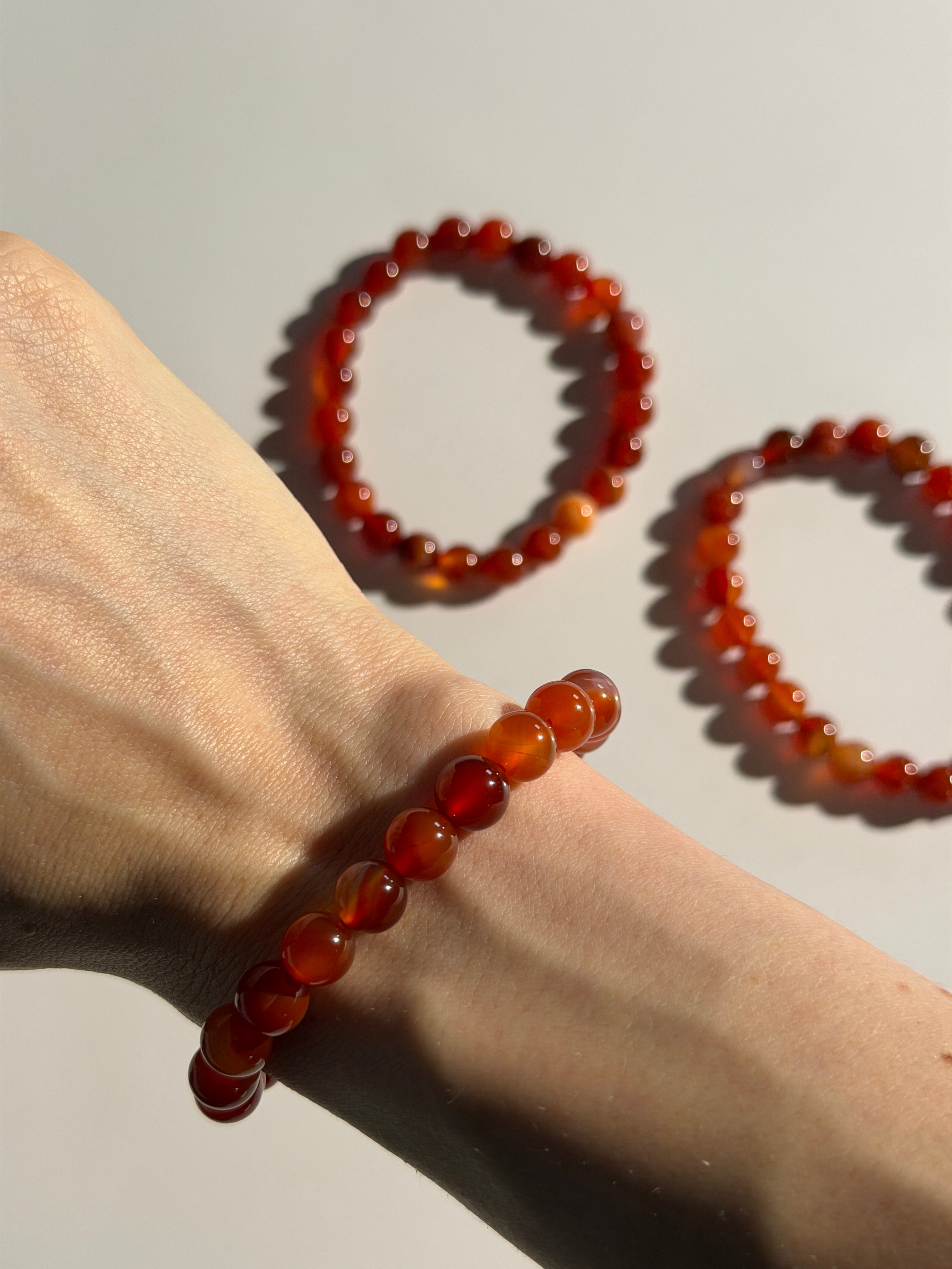 Roter Achat Kugelarmband