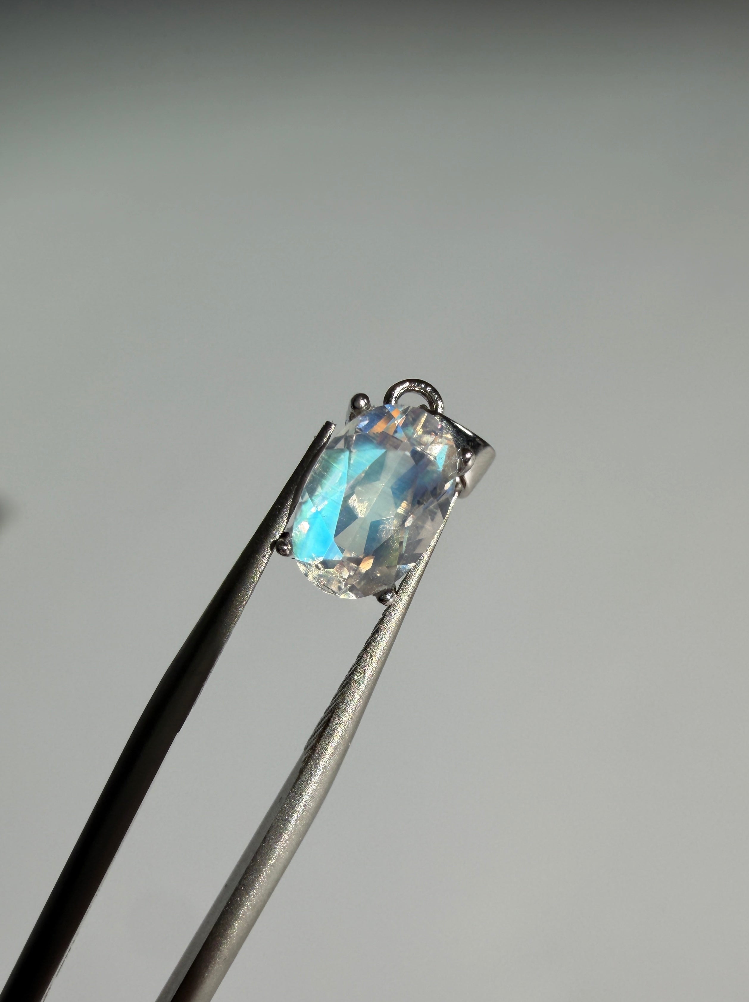 Madagaskar Mondstein Anhänger | Oval | 8