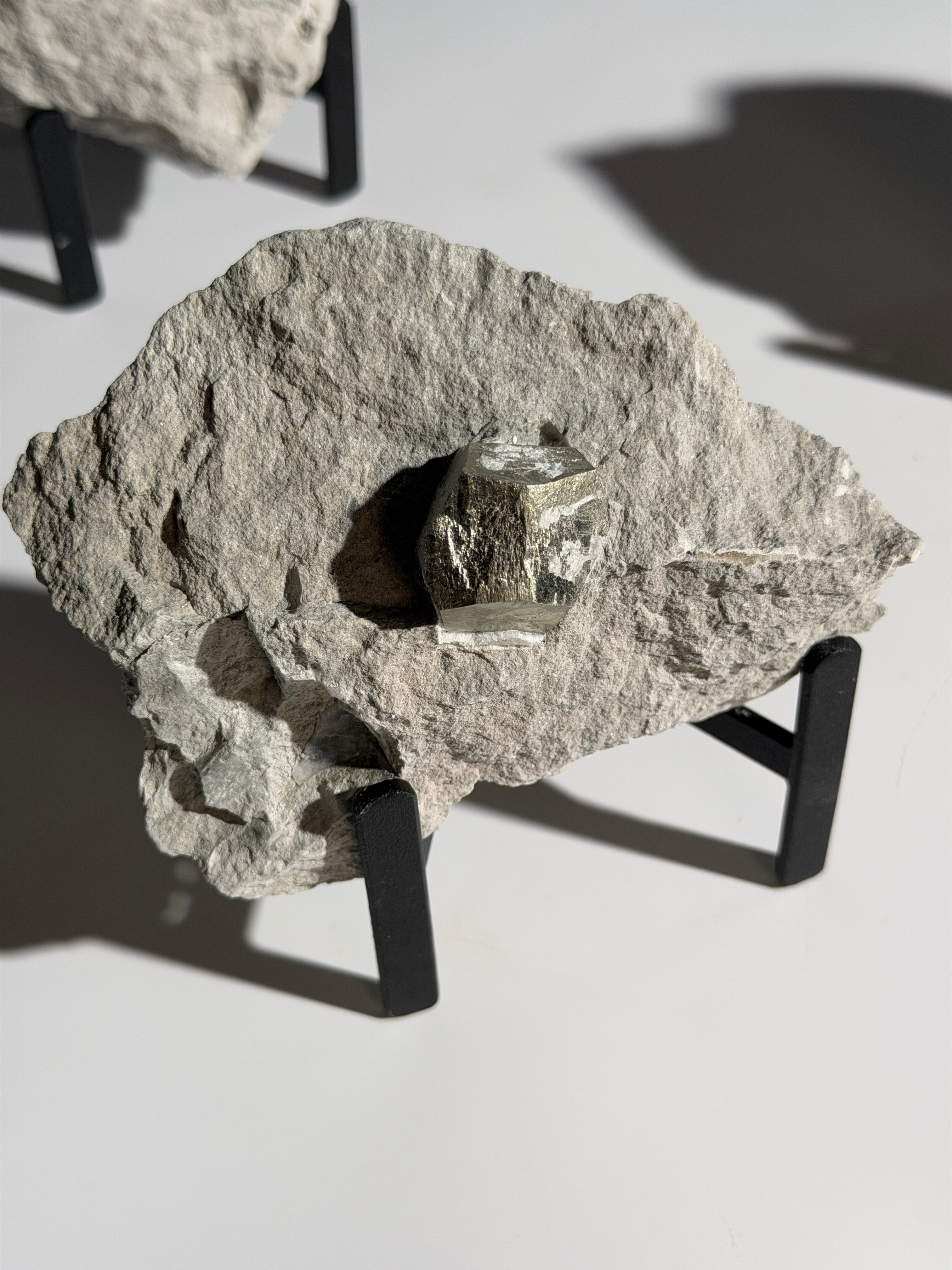Pyrit auf Matrix | Handmined