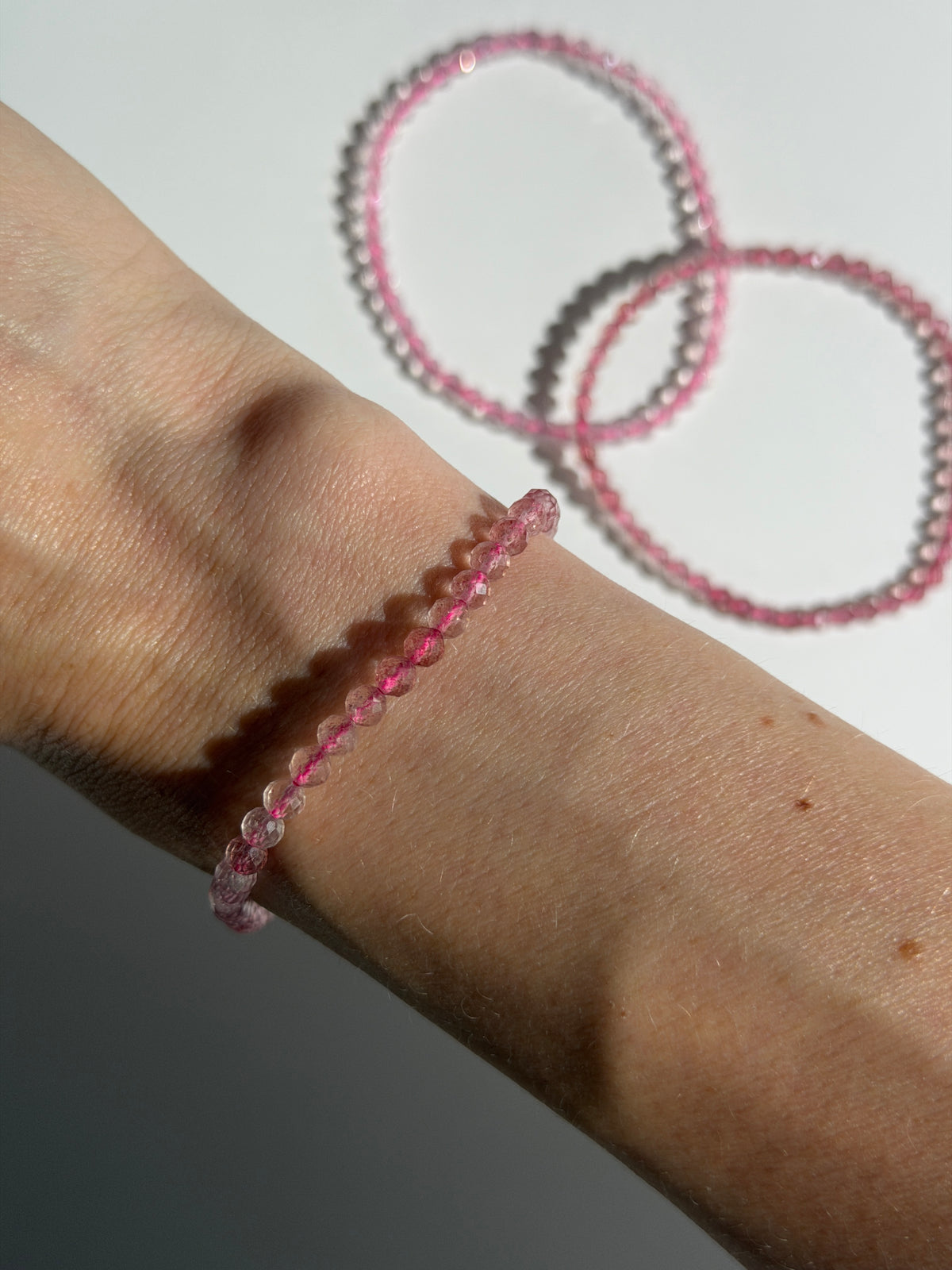Erdbeerquarz Armband facettiert