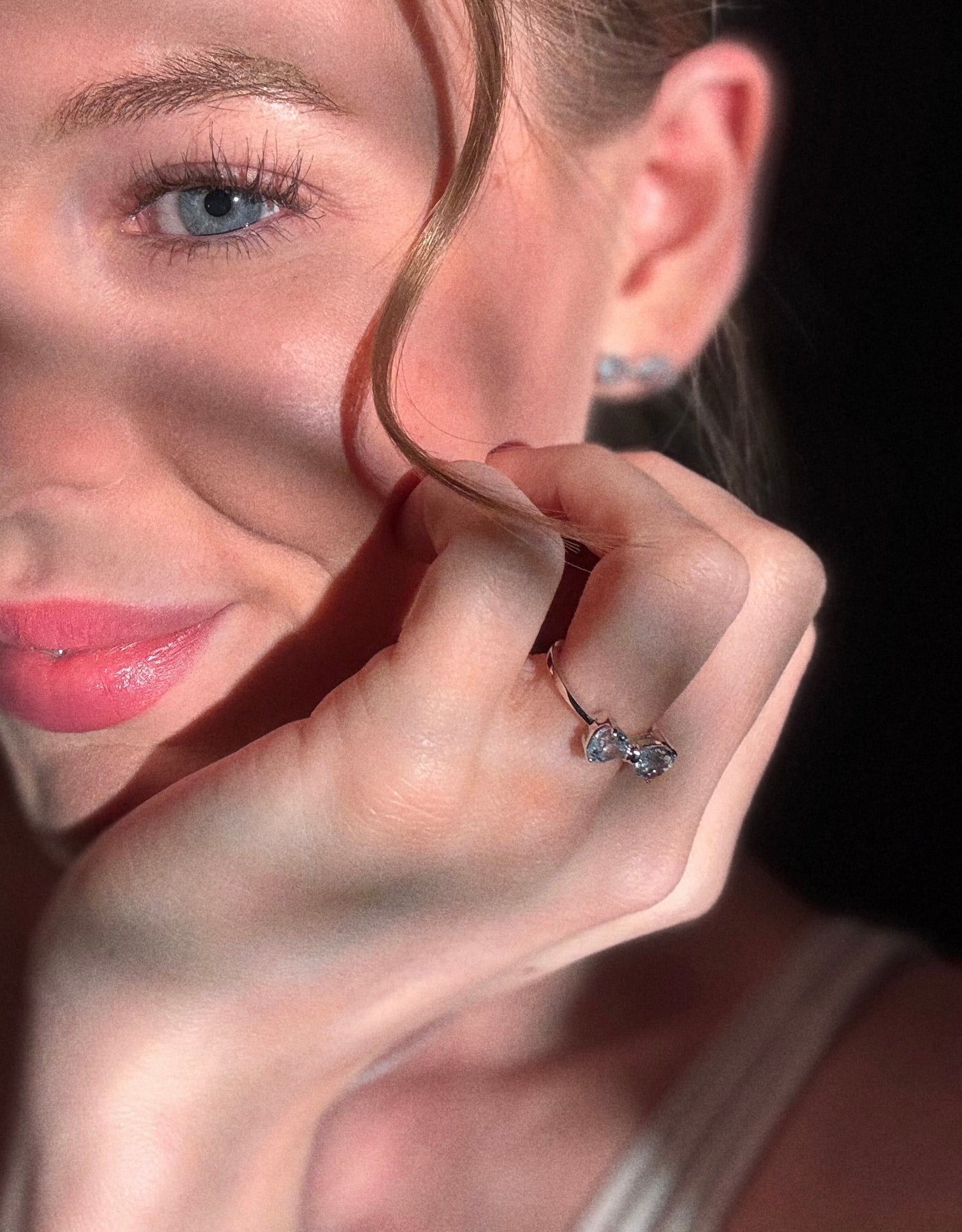 Blauer Topas Ring „Bow“