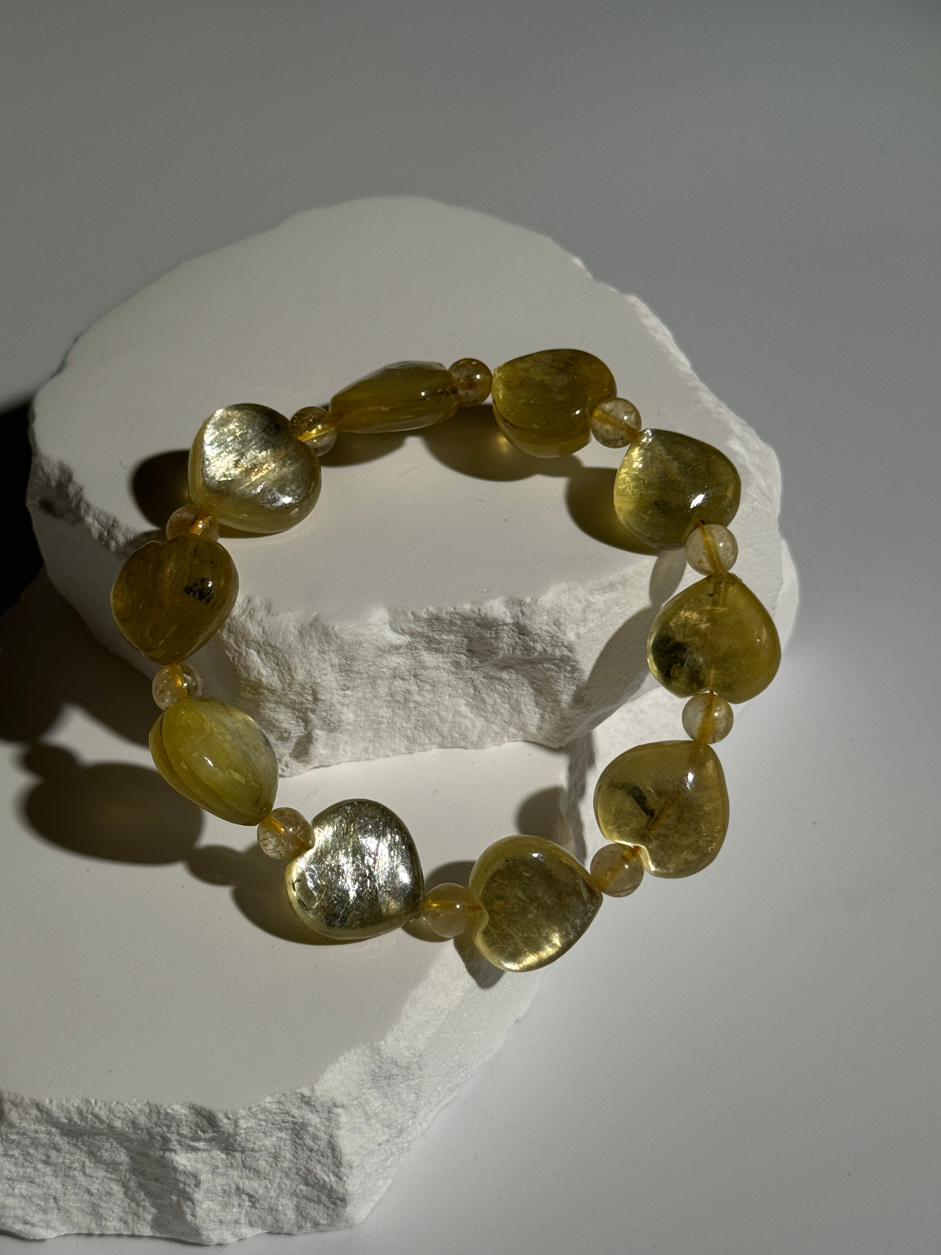Golden Mica (Muscovit) Herzarmband