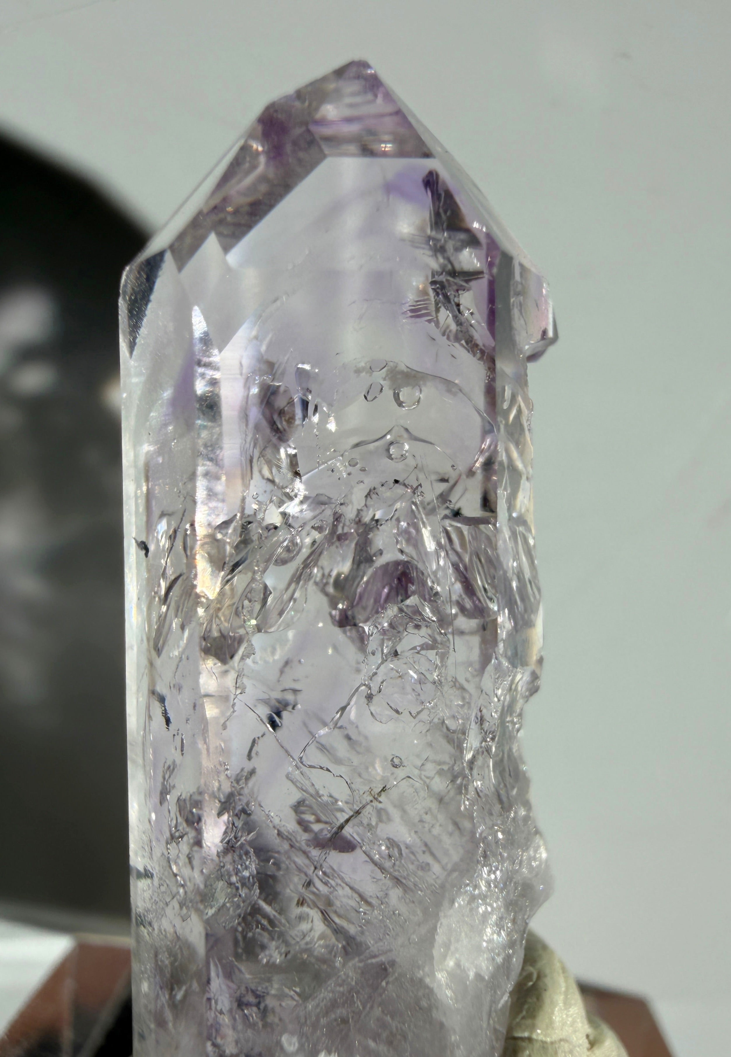Streep Mine Amethyst | Vitrinenstück Nr.1 / 3 Enhydros