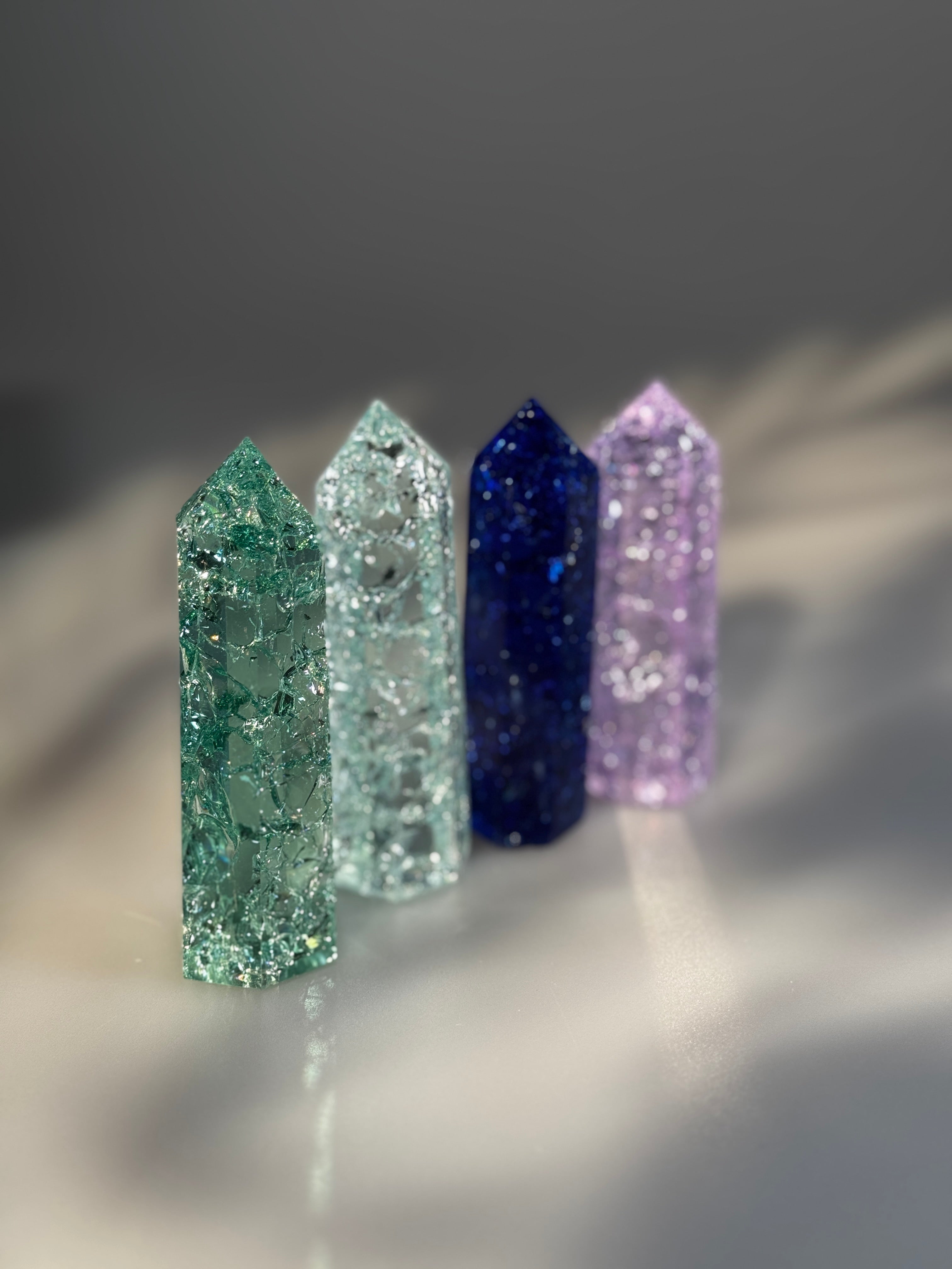 Rainbow Quarz Turm (synthetisch)