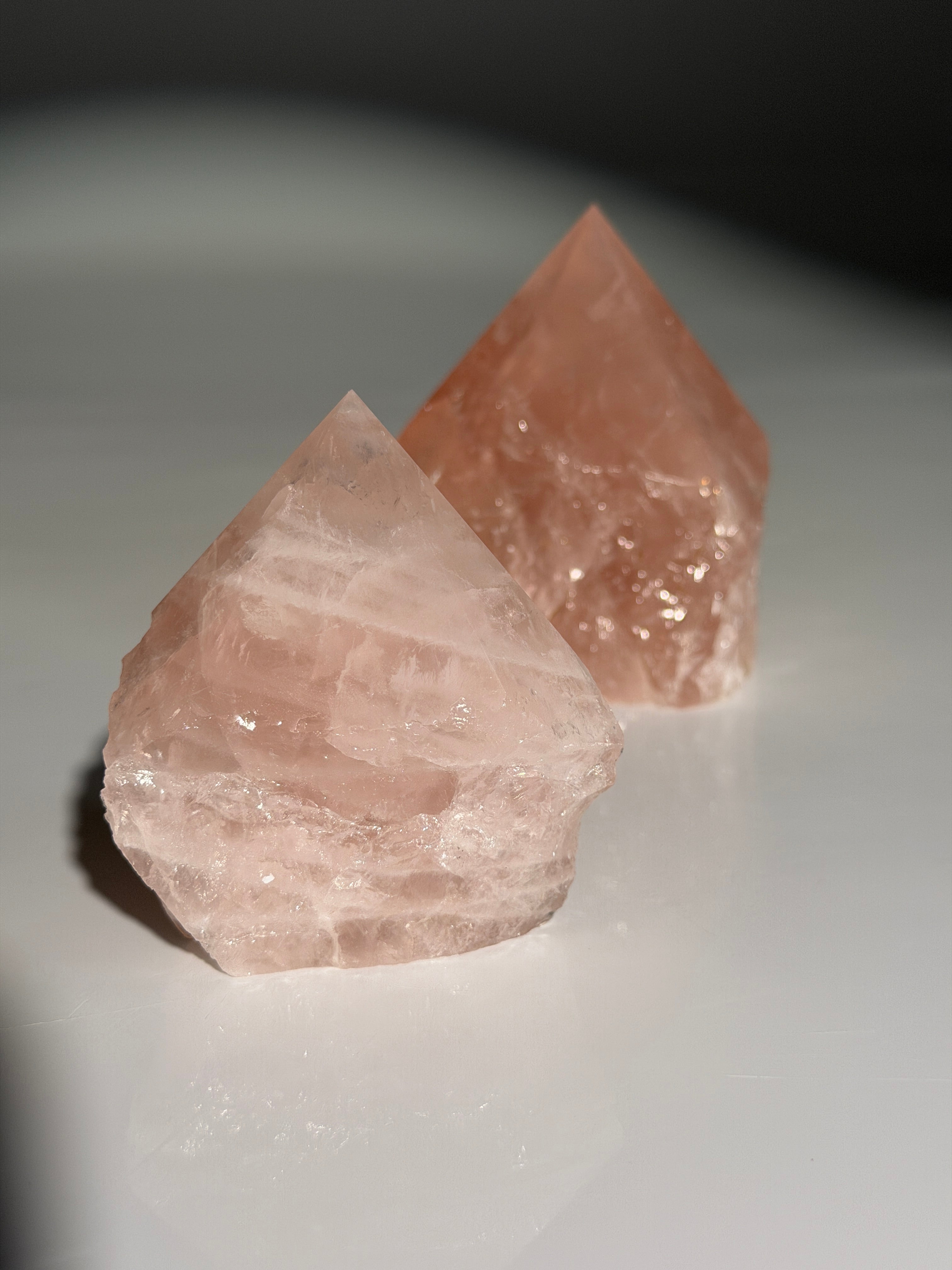 Rosenquarz Spitze Halbpoliert