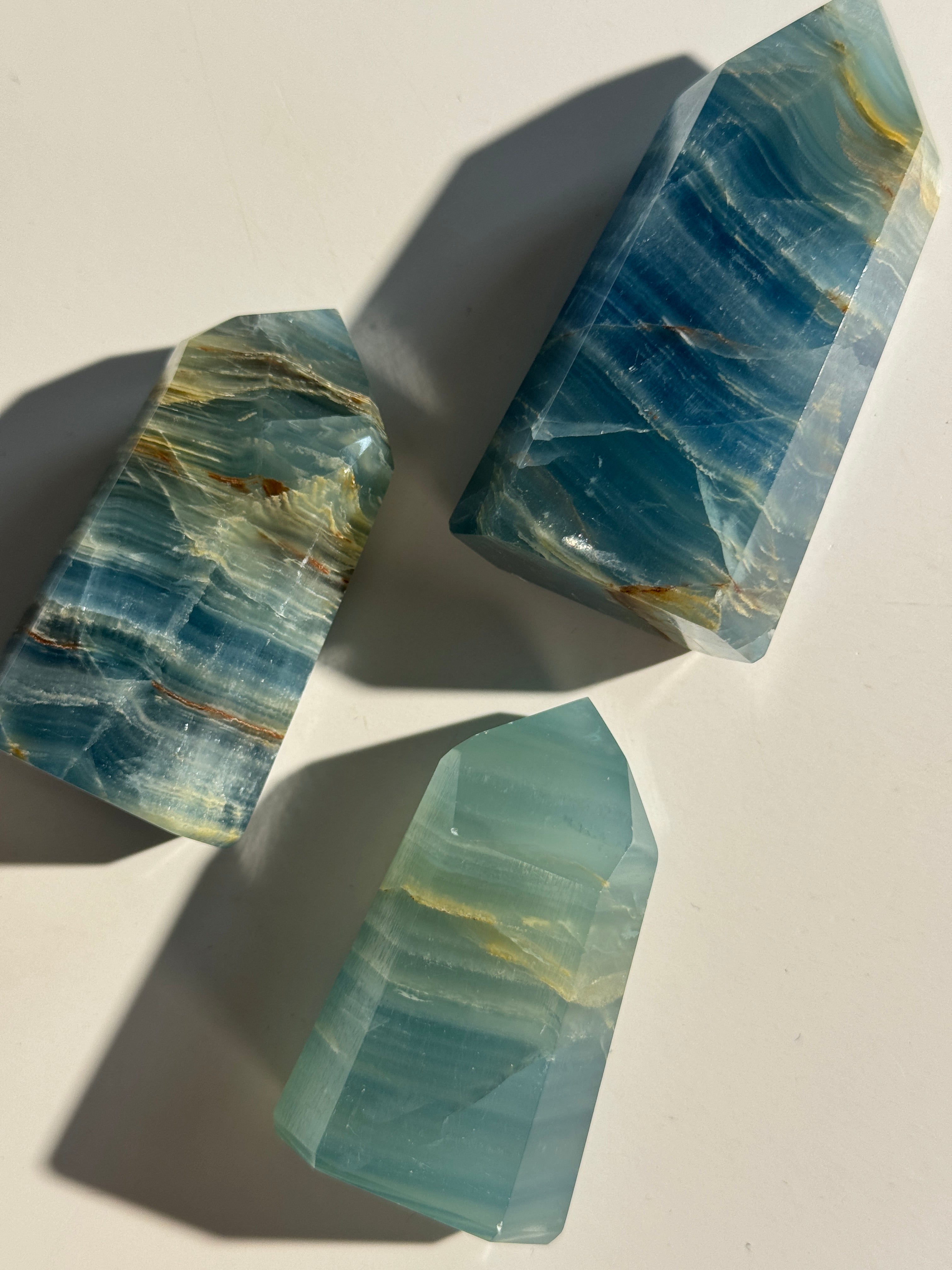 Blauer Onyx Turm