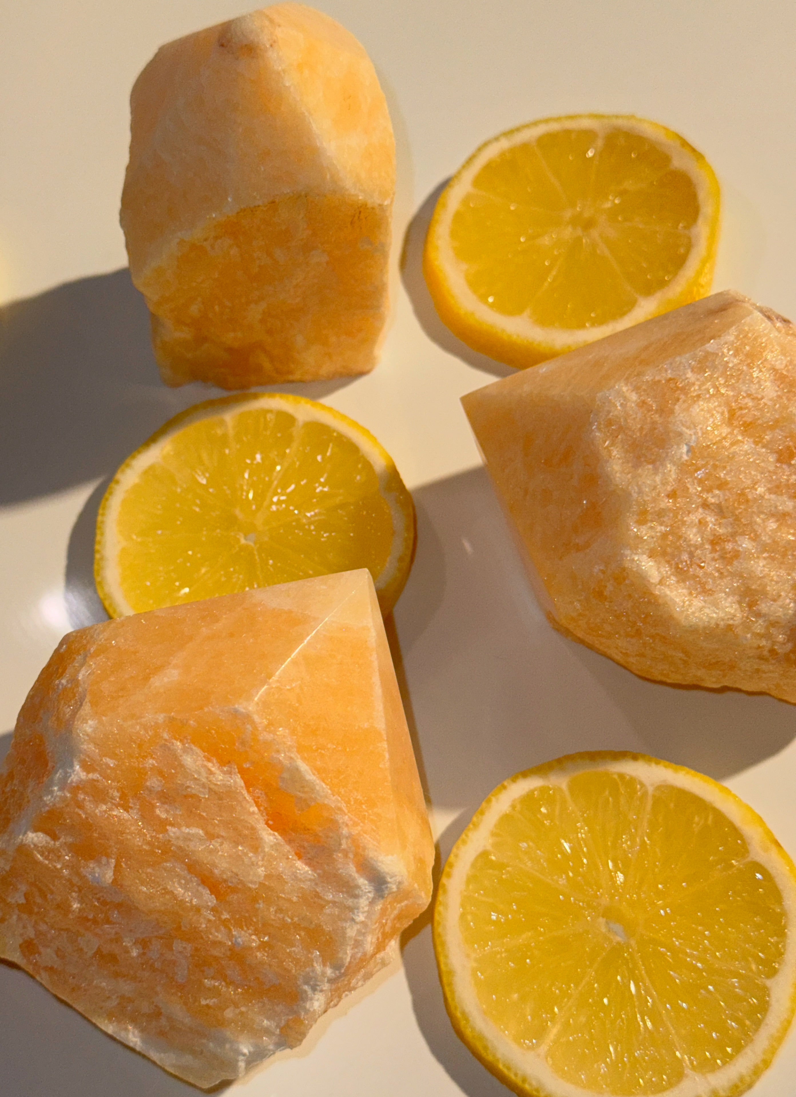 Orangen Calcit Spitze Halbpoliert