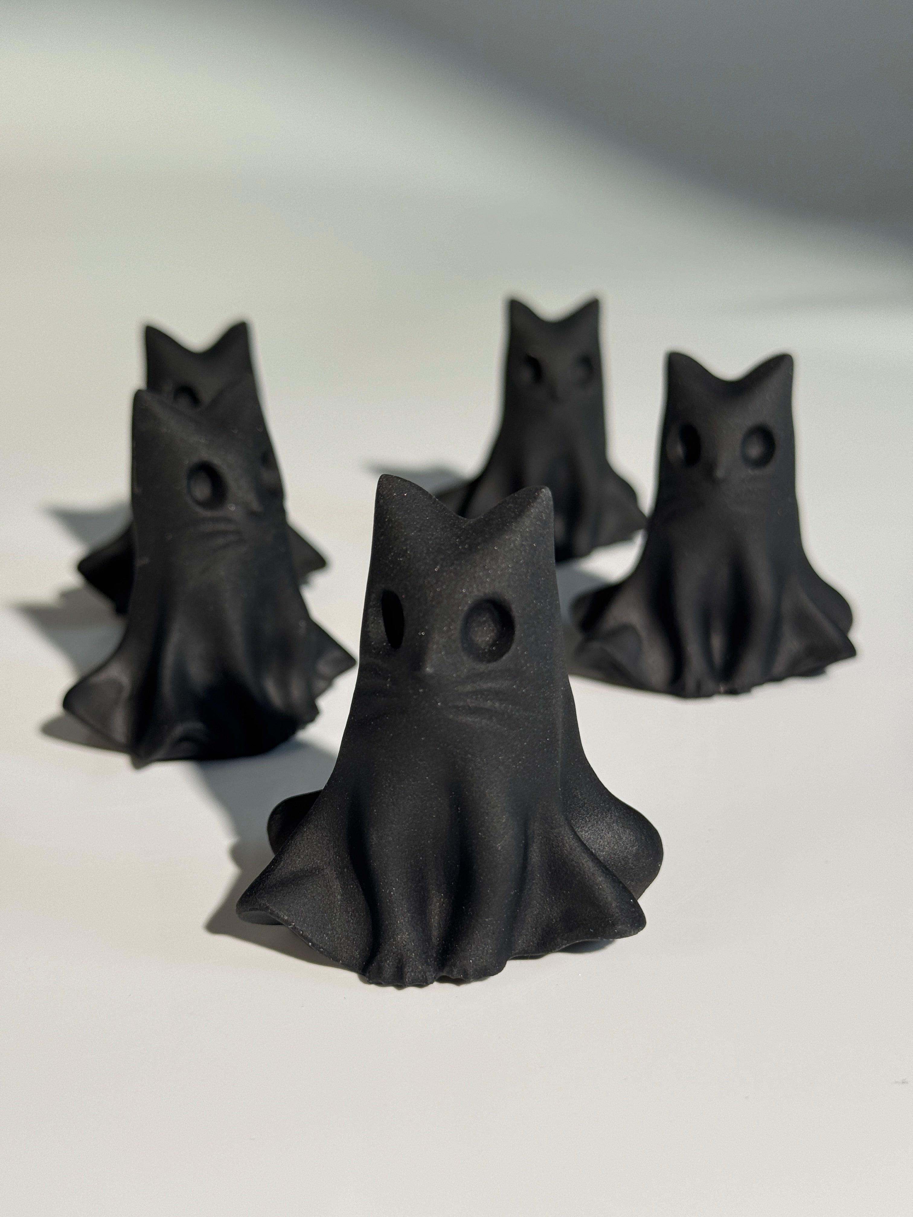 Spooky Obsidian Katze