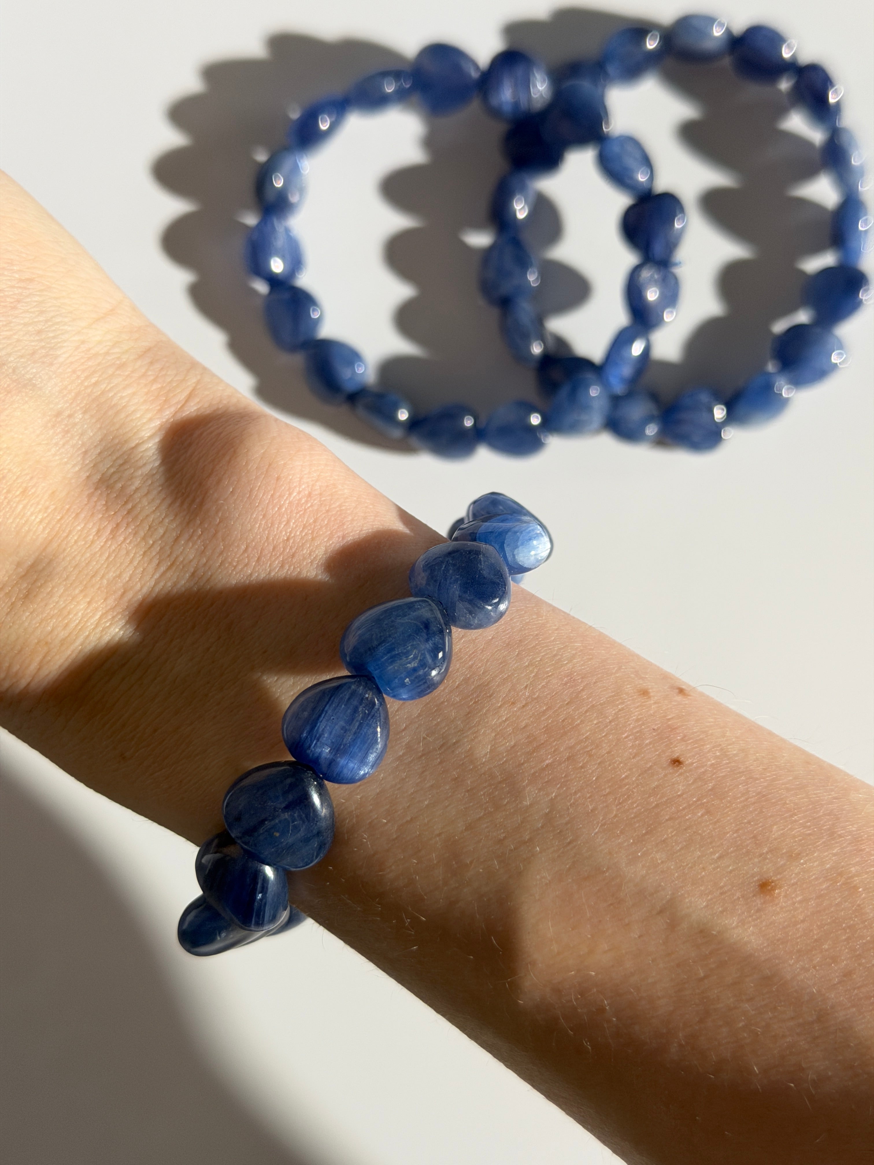 Blauer Kyanit Herzarmbabd