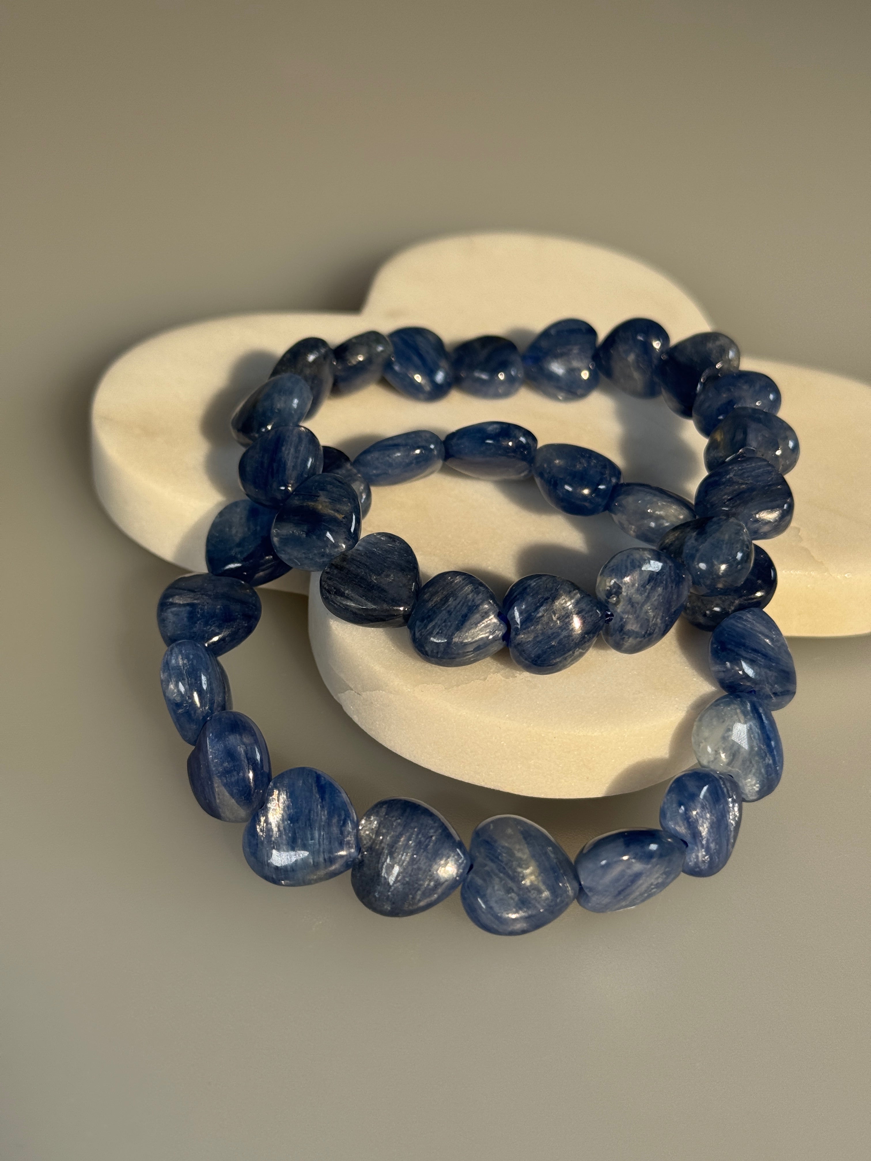 Blauer Kyanit Herzarmbabd