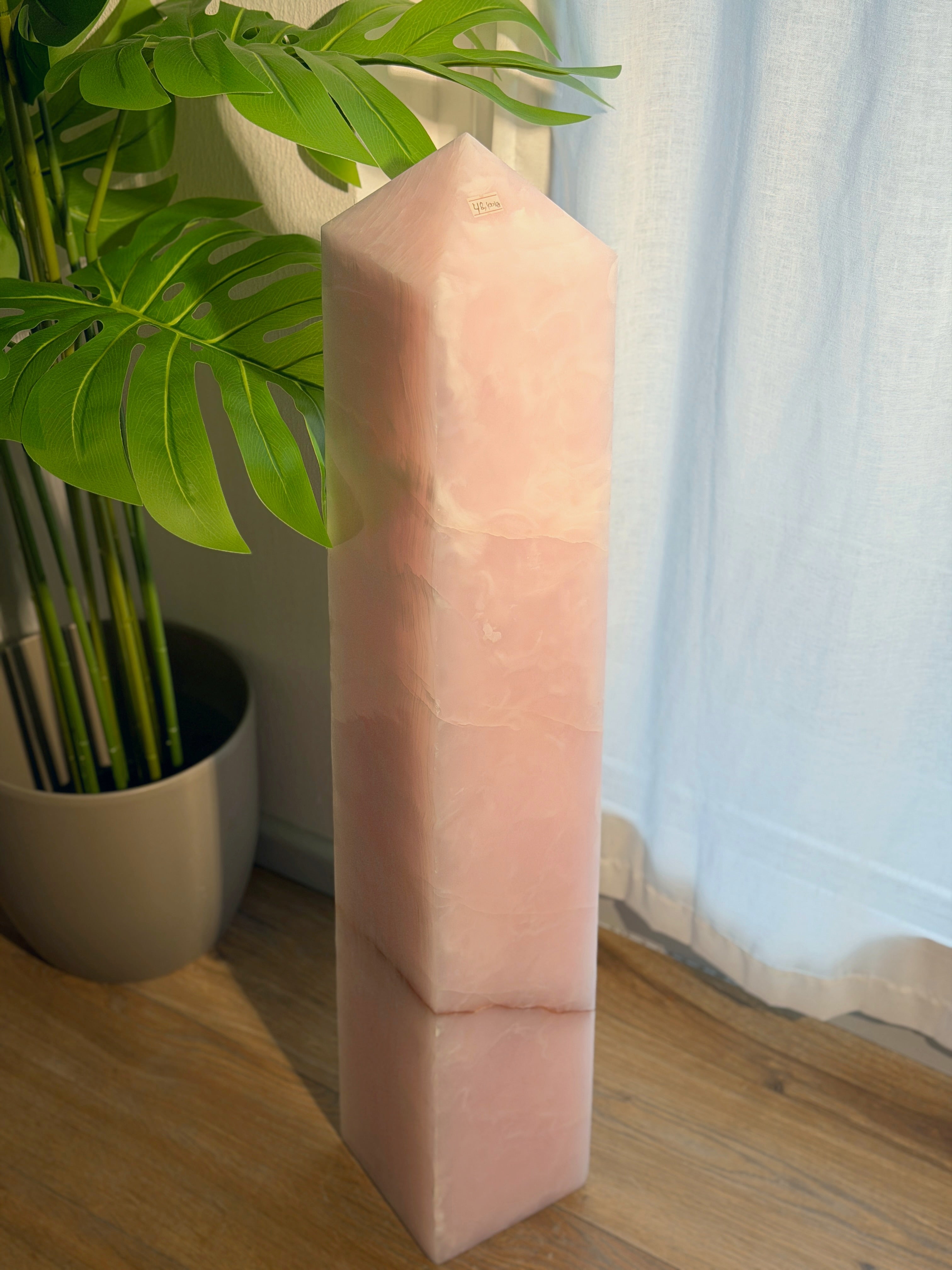 Mangano Calcit Obelisk XL | 48kg | UV-Aktiv
