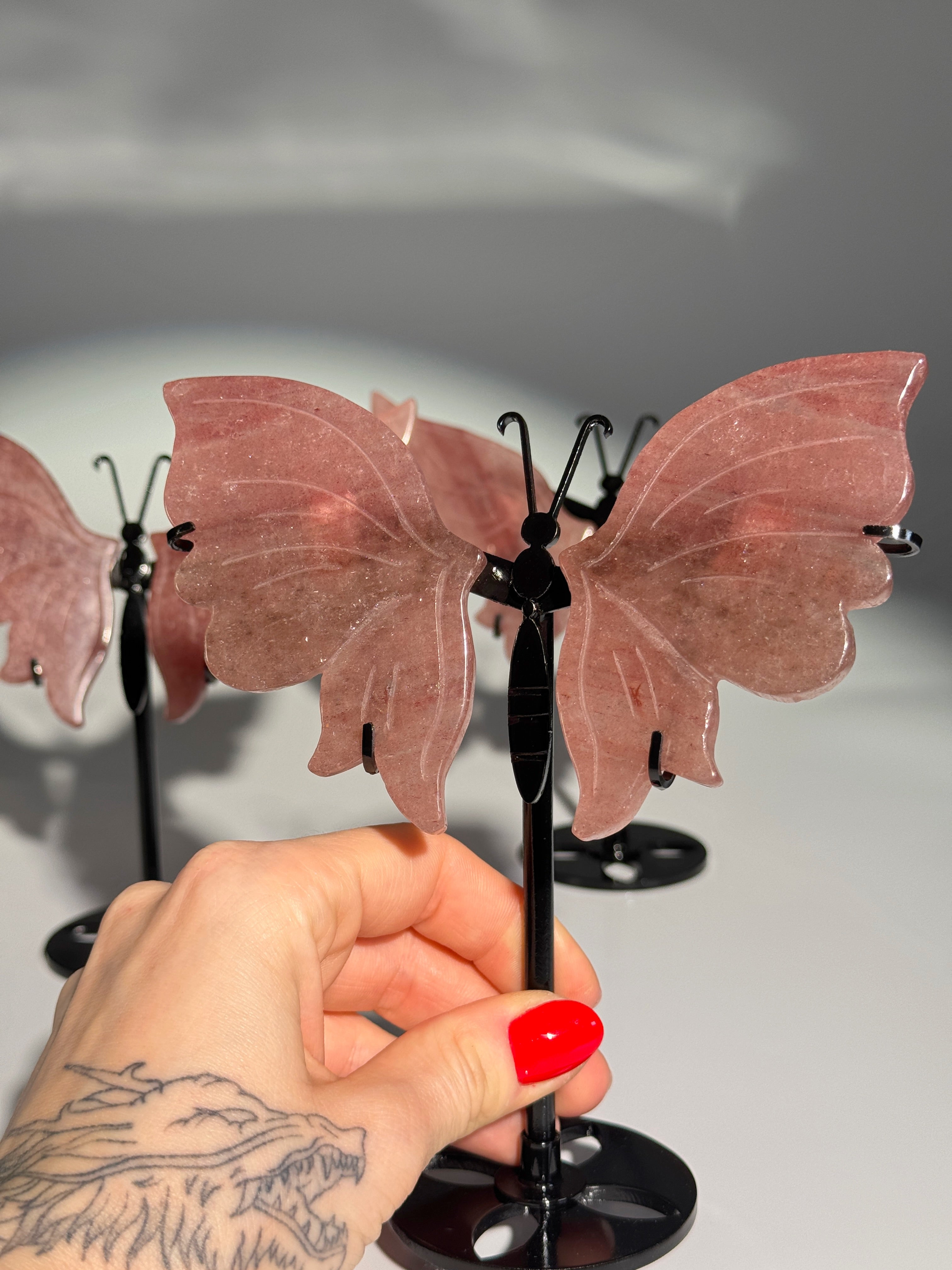 Erdbeerquarz Schmetterling