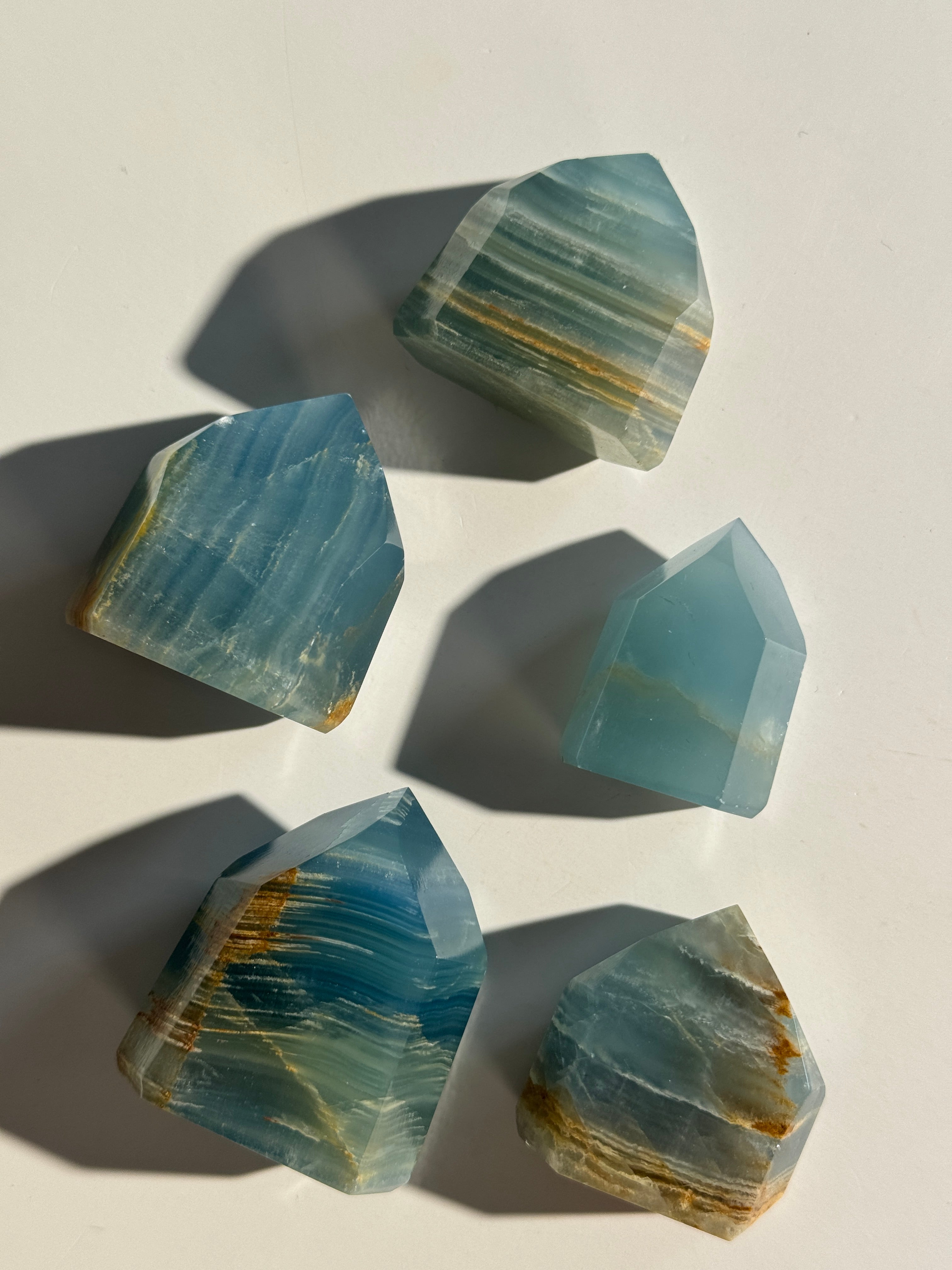 Blauer Onyx Turm