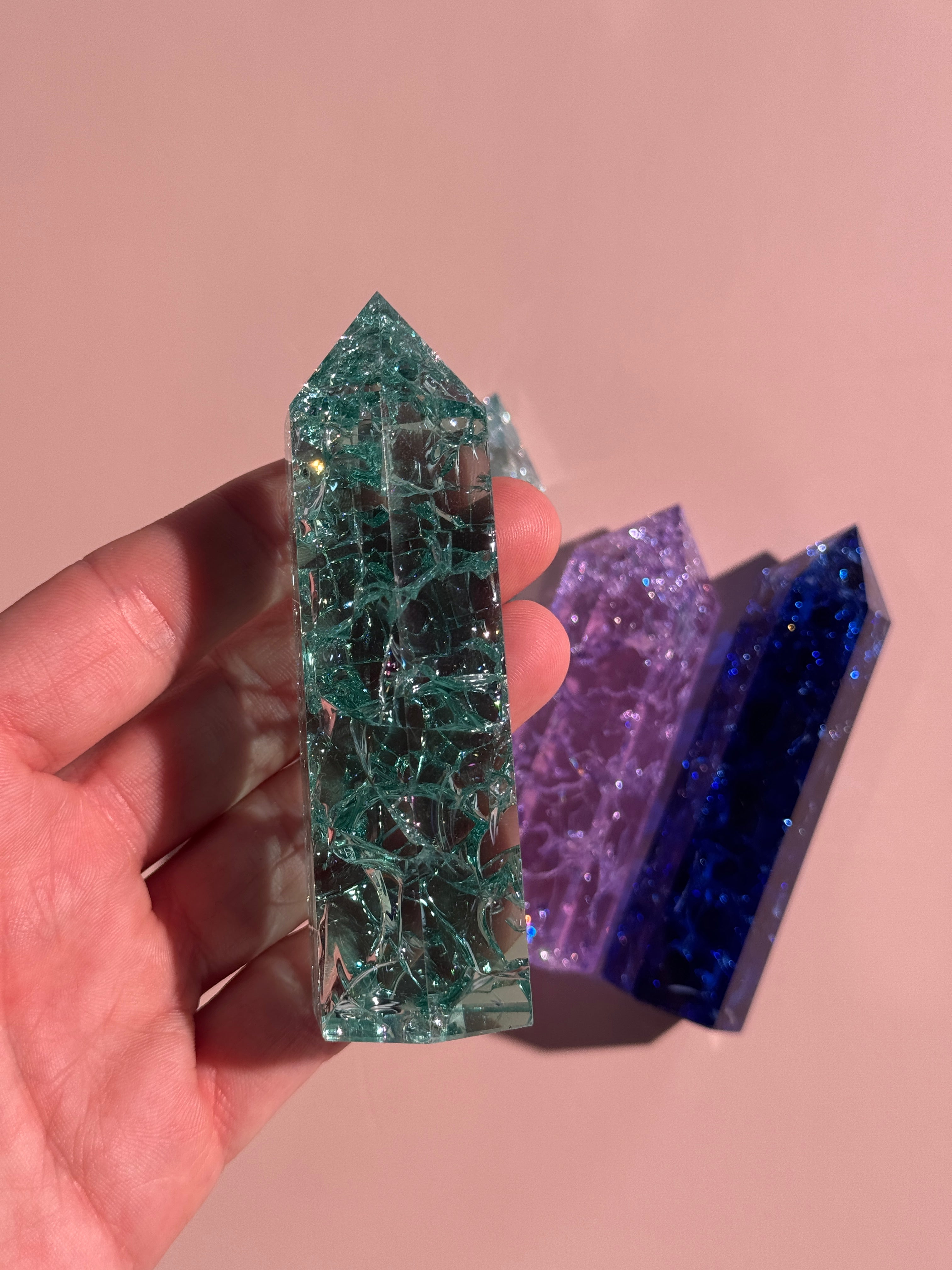 Rainbow Quarz Turm (synthetisch)