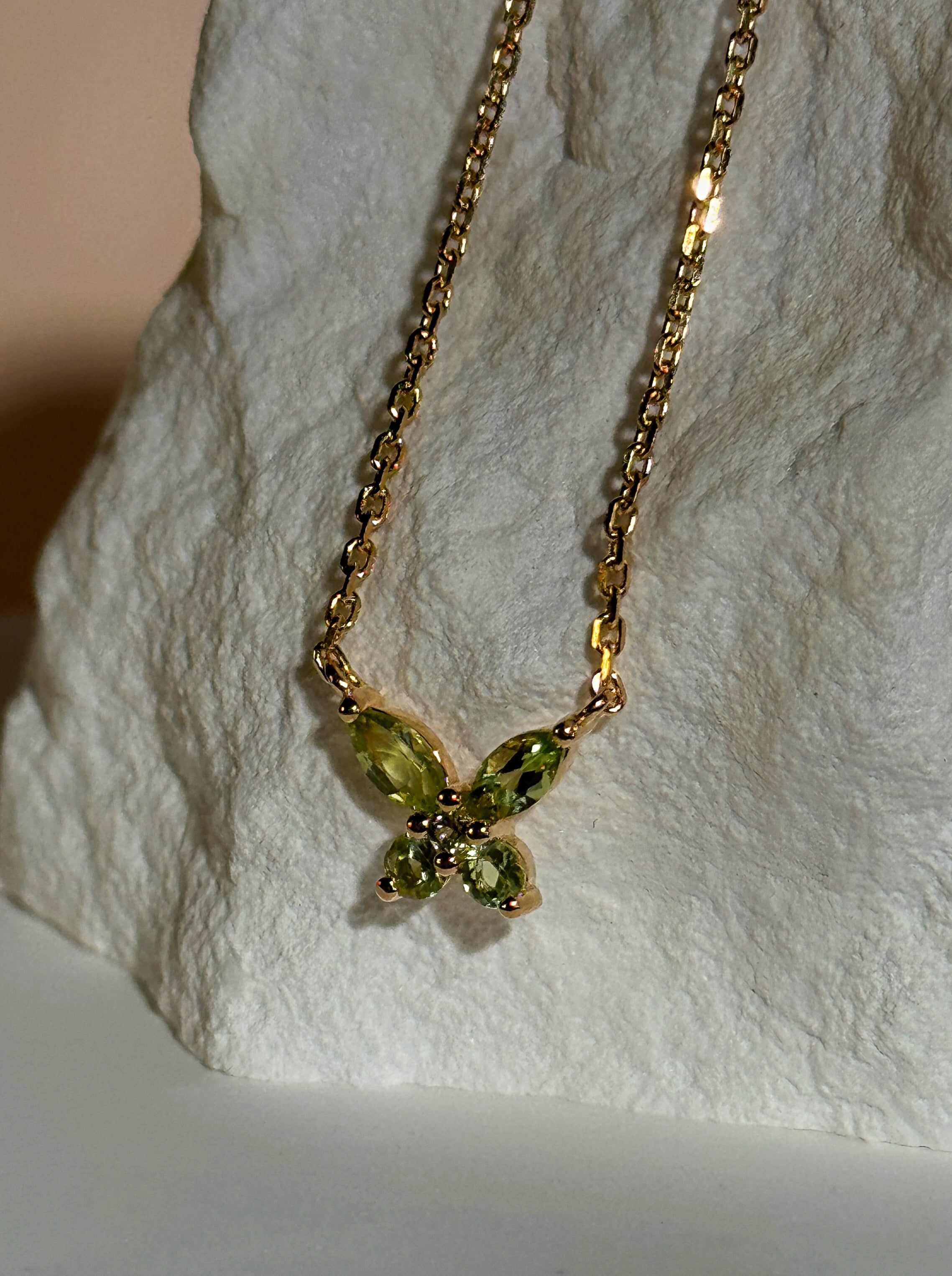 Peridot Halskette „Butterfly“