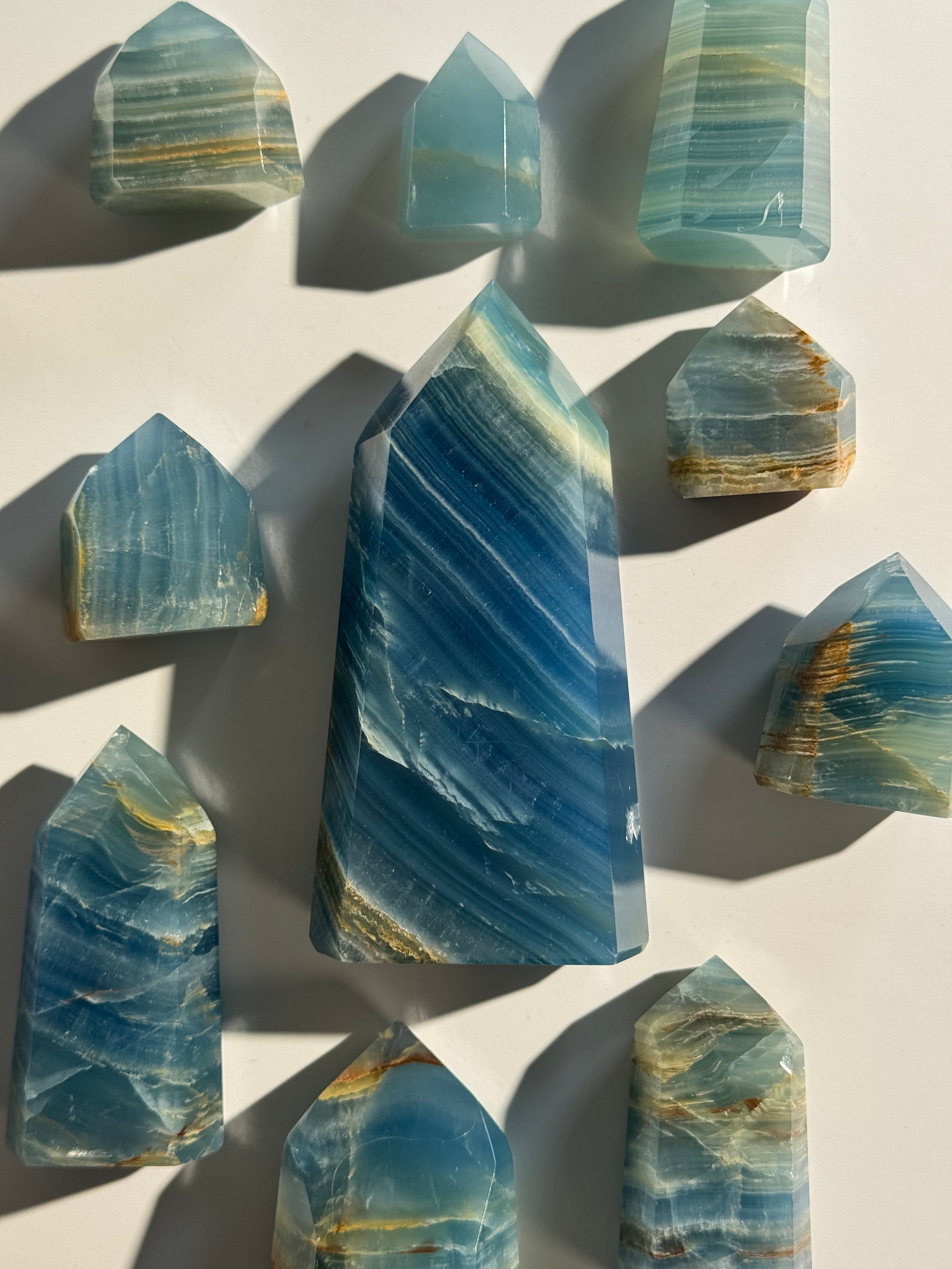 Blauer Onyx Turm