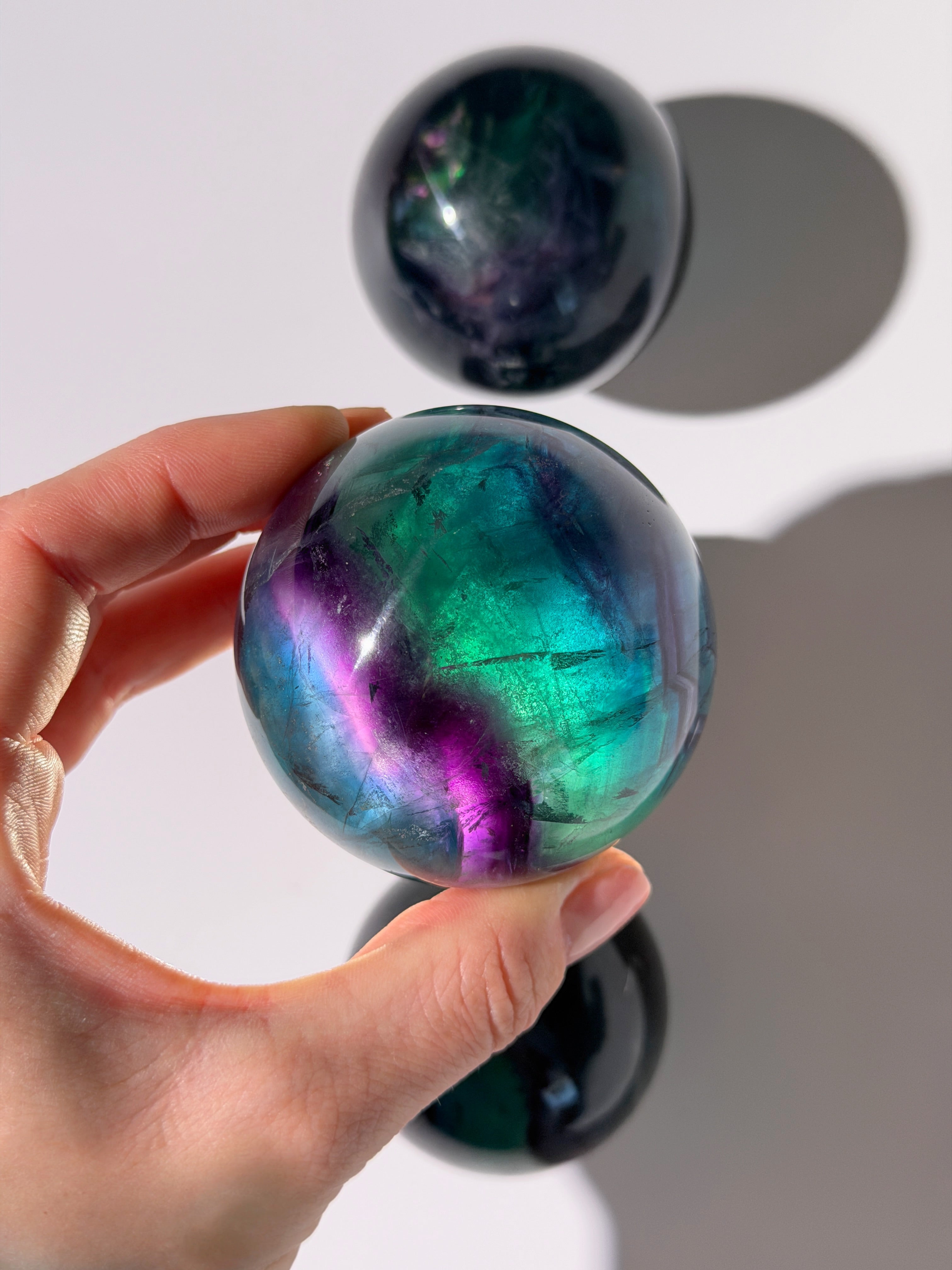Aurora Fluorit Kugel mit Regenbögen