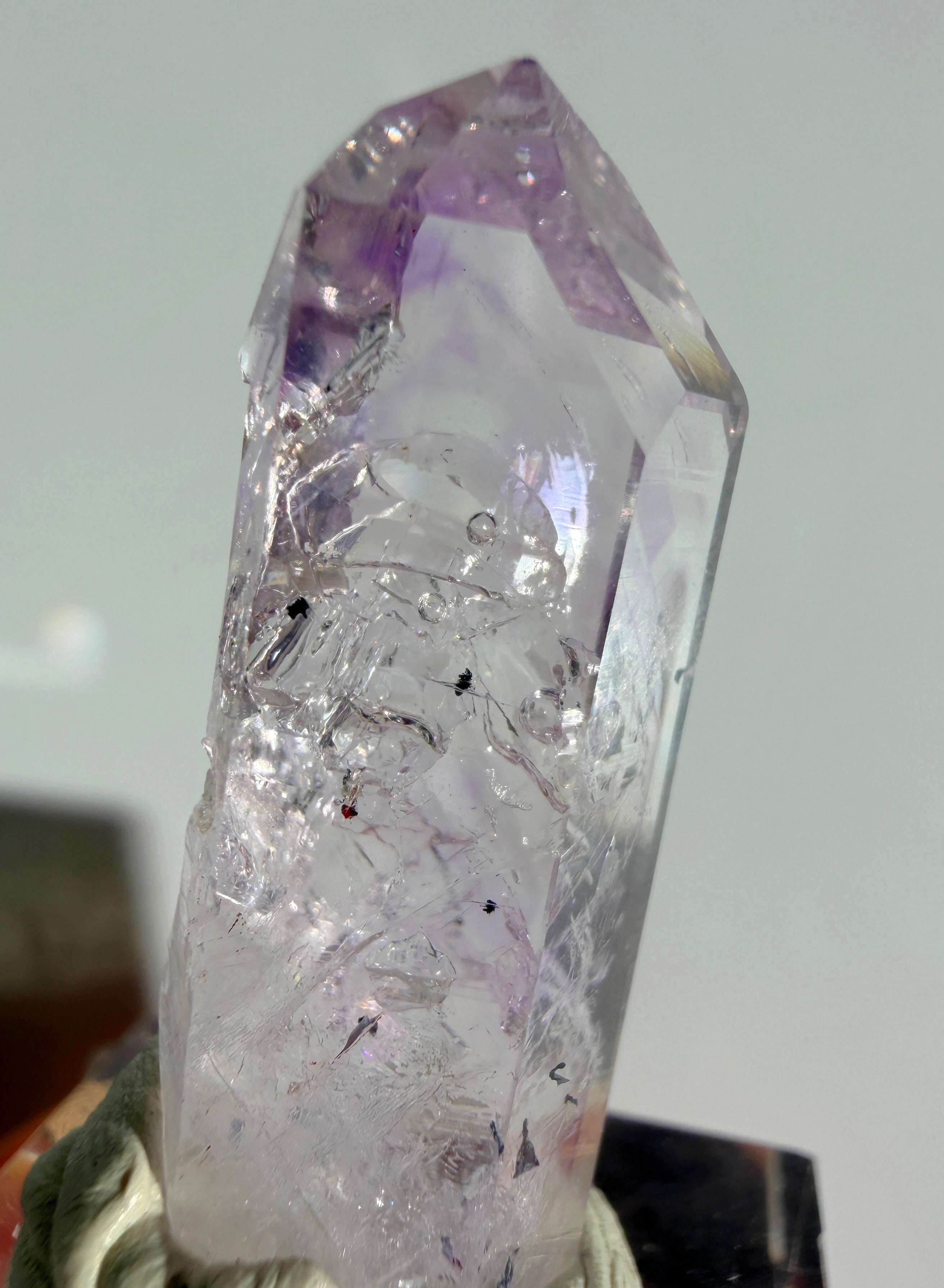 Streep Mine Amethyst | Vitrinenstück Nr.1 / 3 Enhydros
