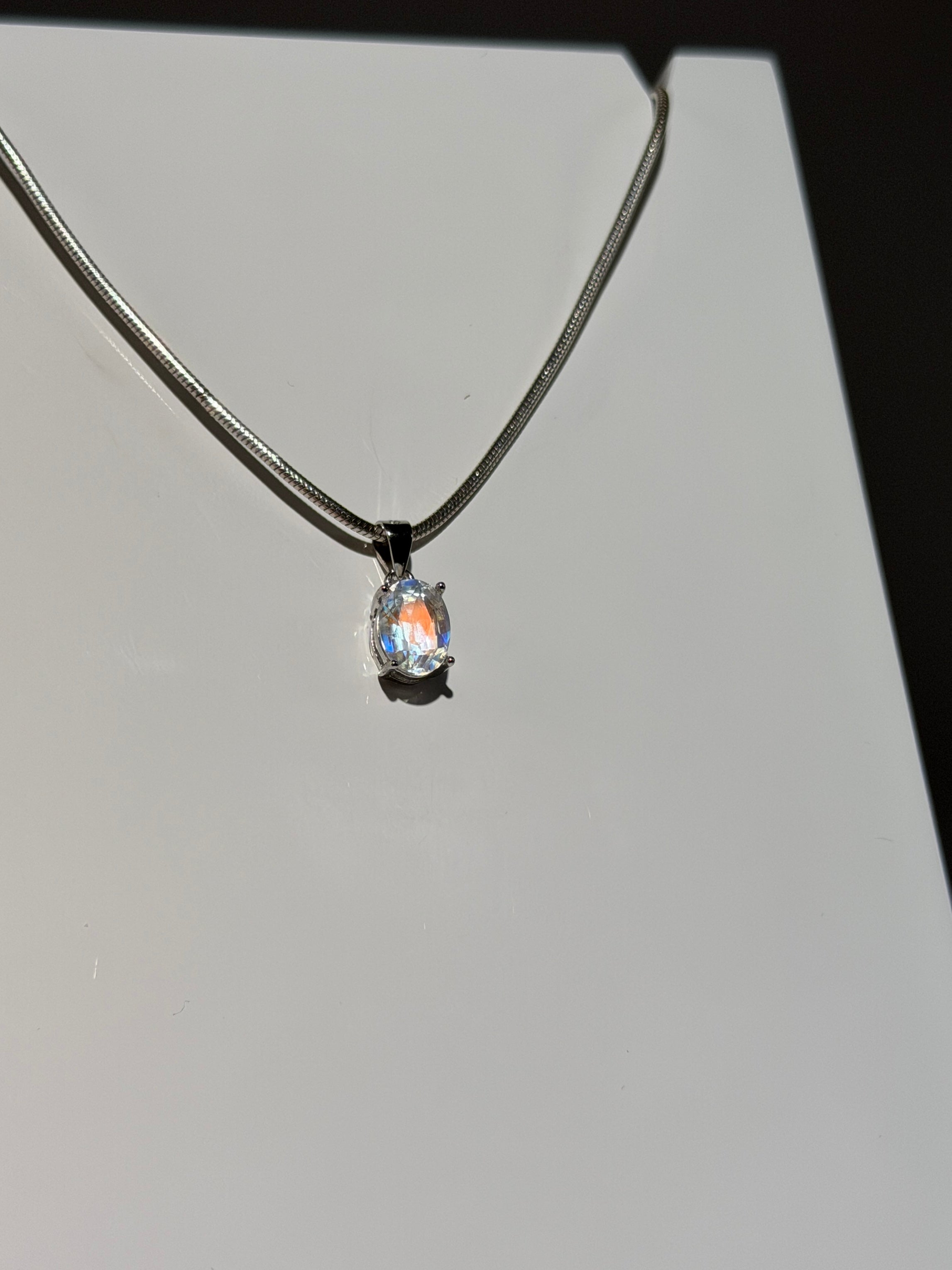 Madagaskar Mondstein Anhänger | Oval | 7