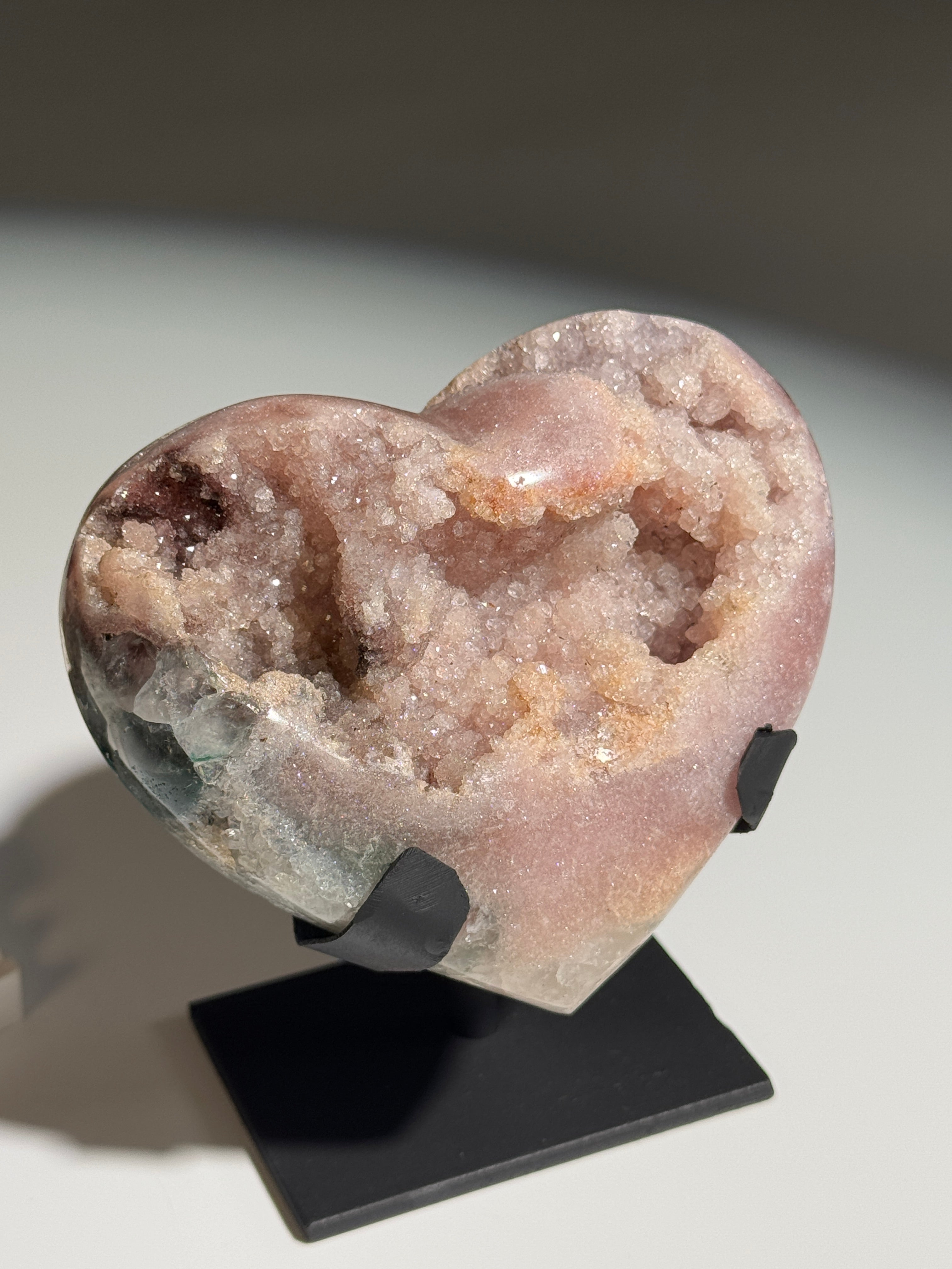 Pink Amethyst Herz auf Ständer L