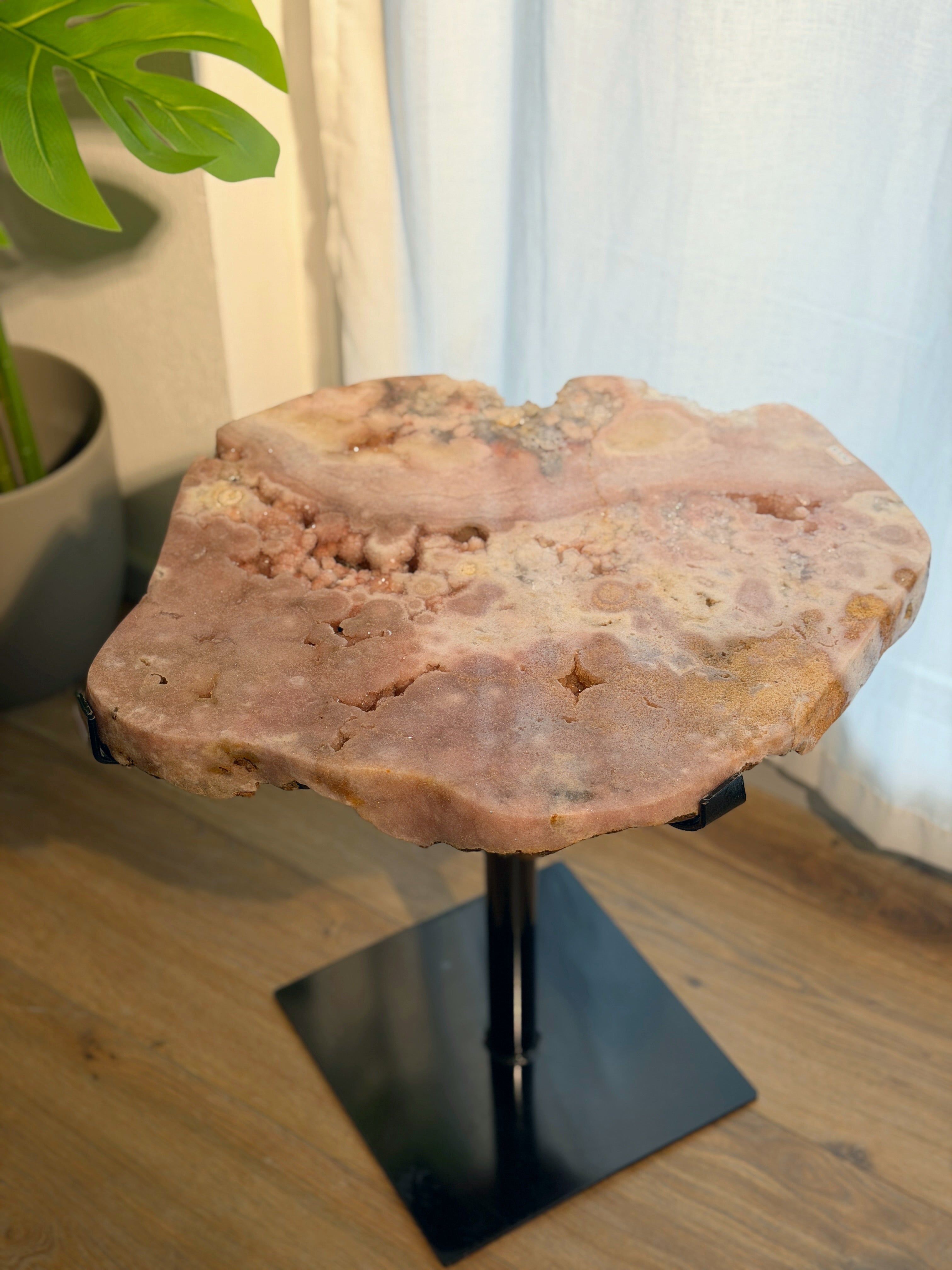 Pink Amethyst Tisch