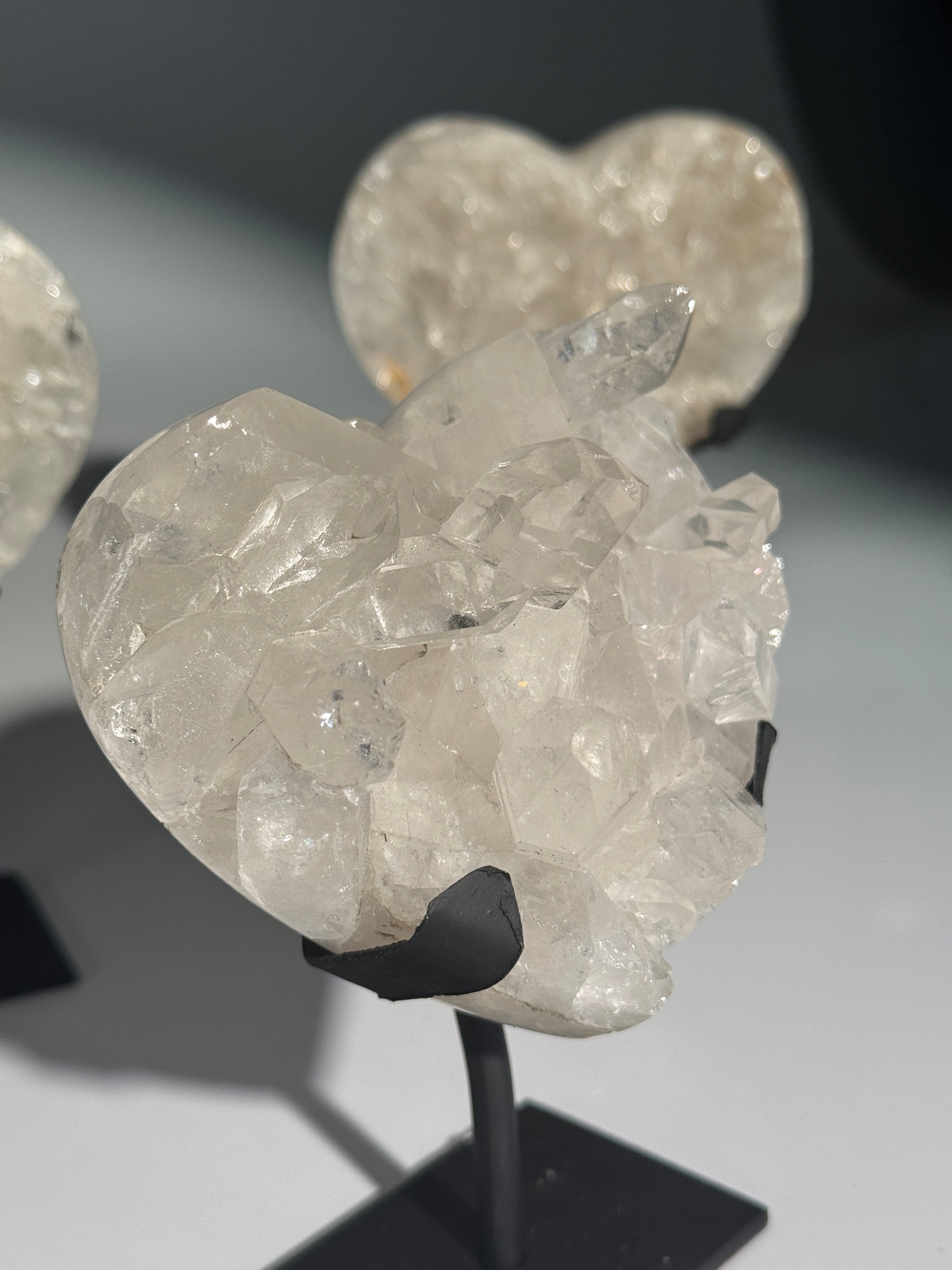 Bergkristall Herz auf Halterung