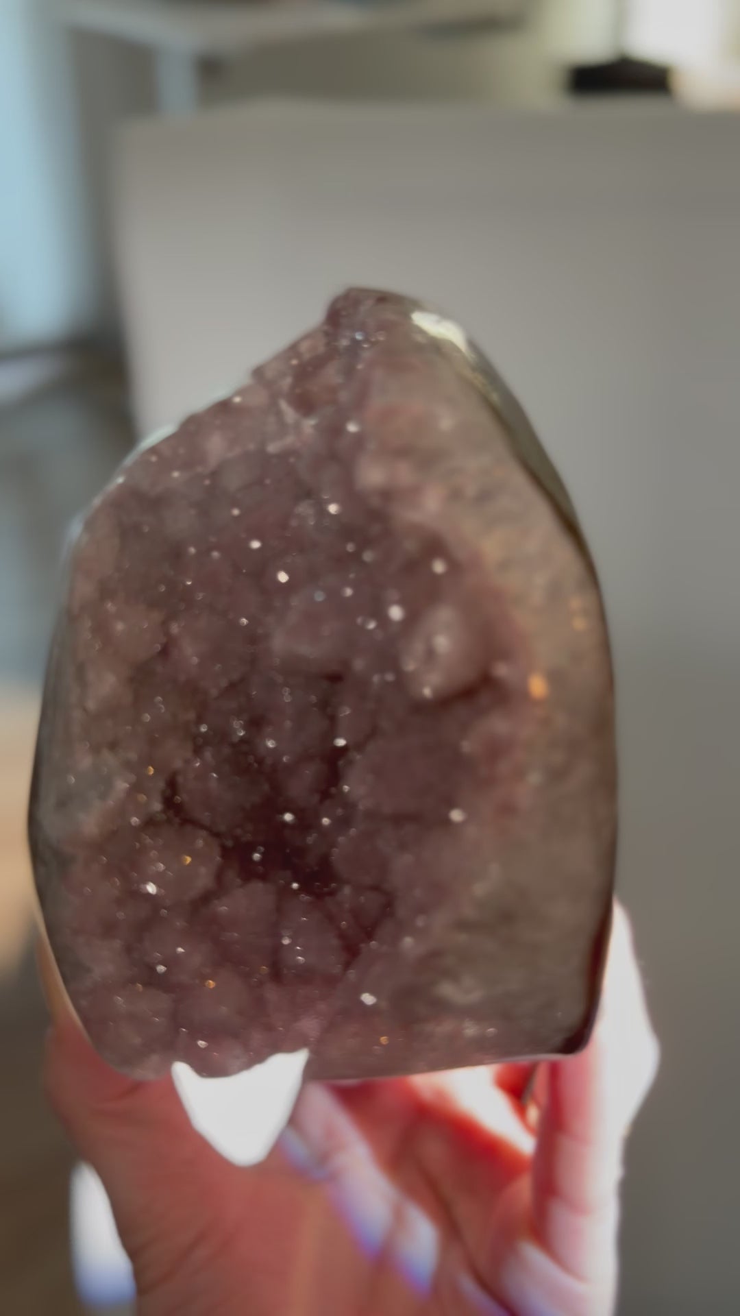 Video laden: Blush Pink Sugar Amethyst | Nr.38