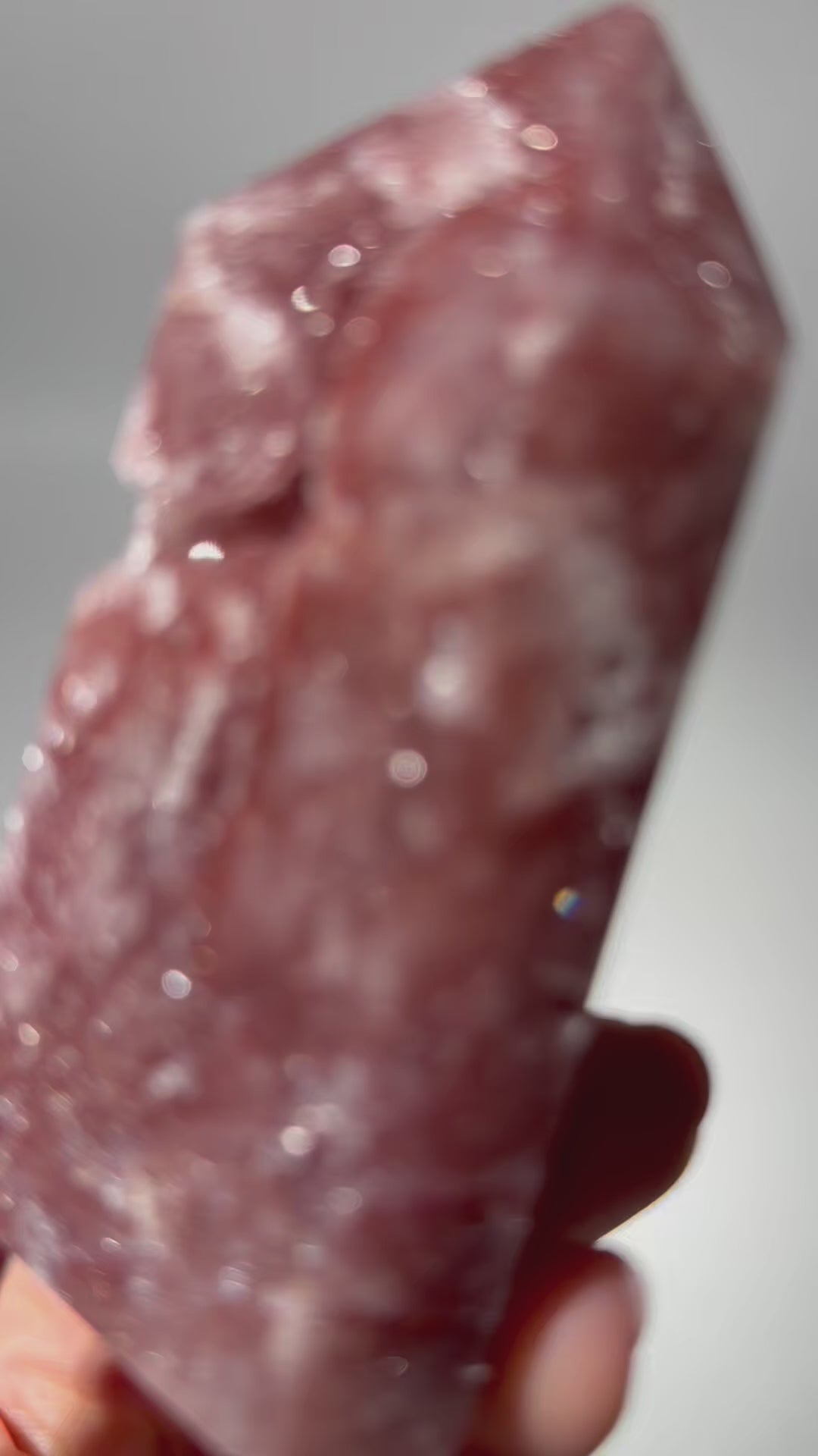 Video laden: Raspberry Pink Amethyst Obelisk / s